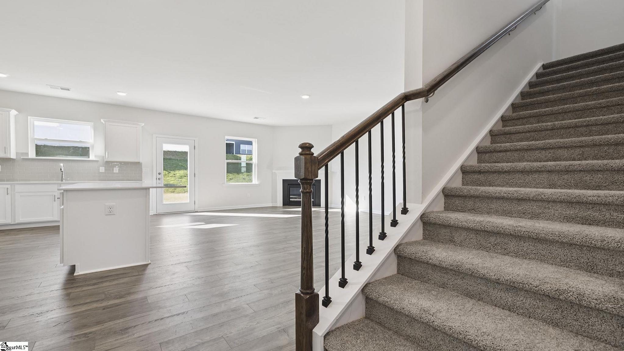 1013 Roleson Way Property Photo 8