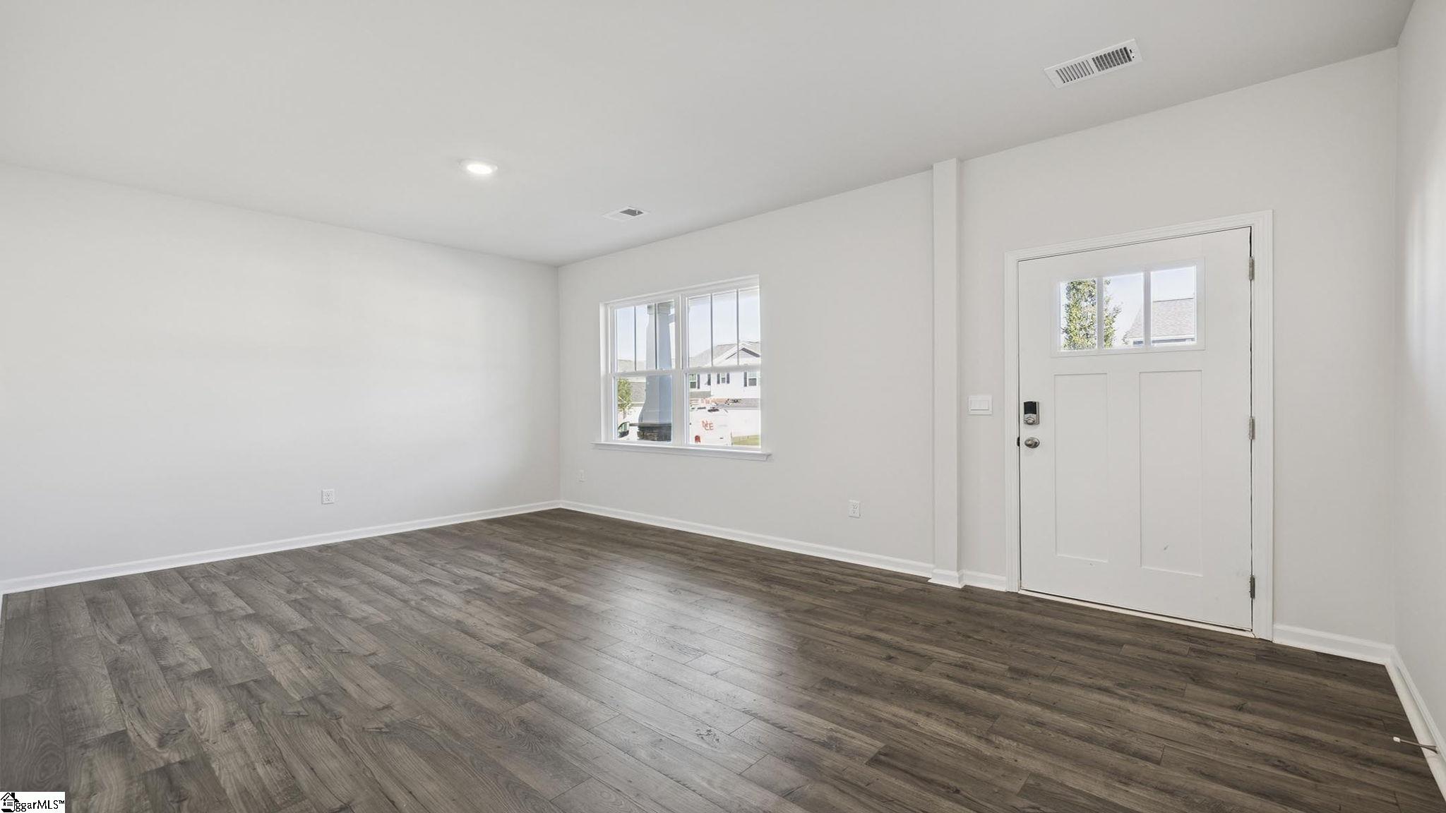 1013 Roleson Way Property Photo 9