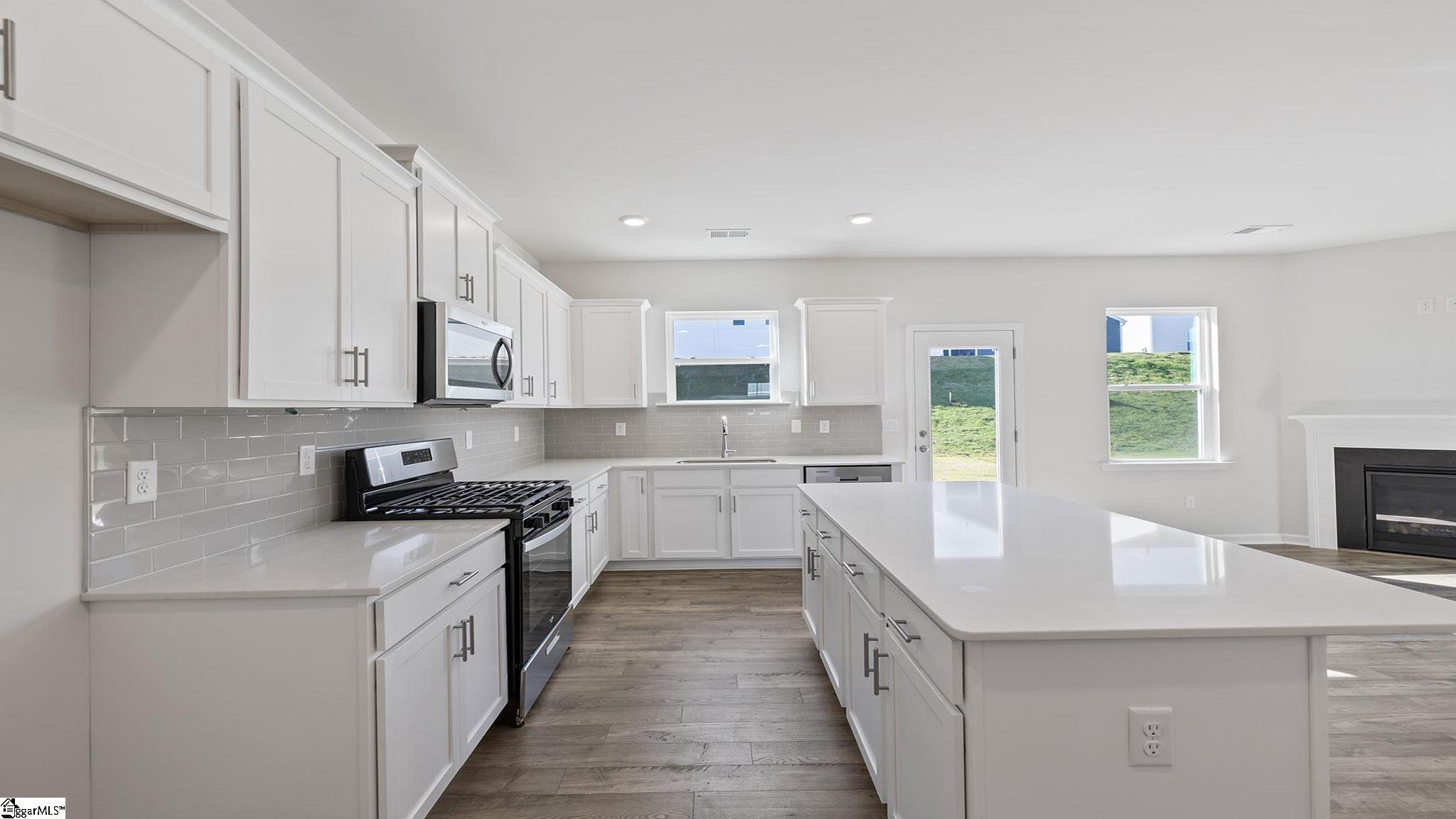 1013 Roleson Way Property Photo 13