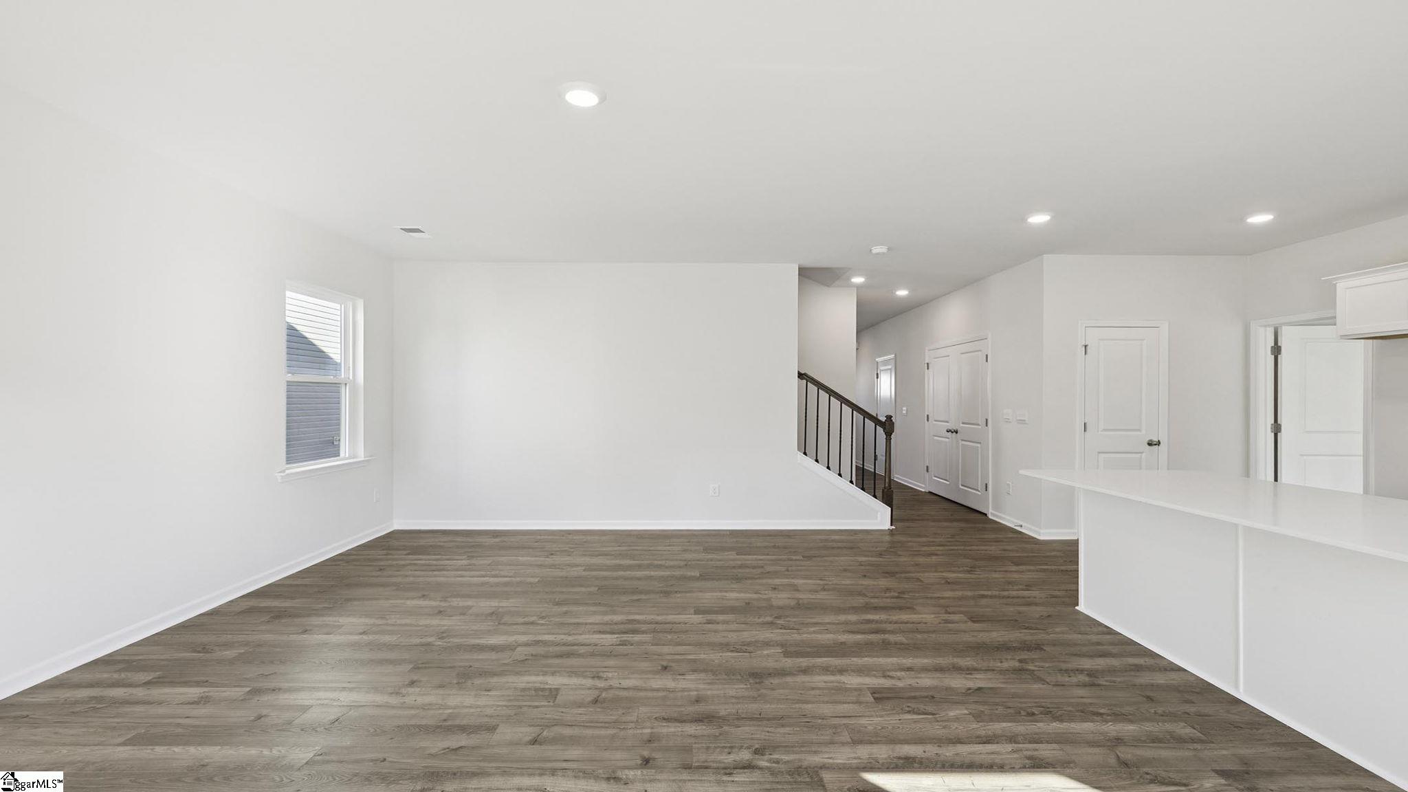 1013 Roleson Way Property Photo 15