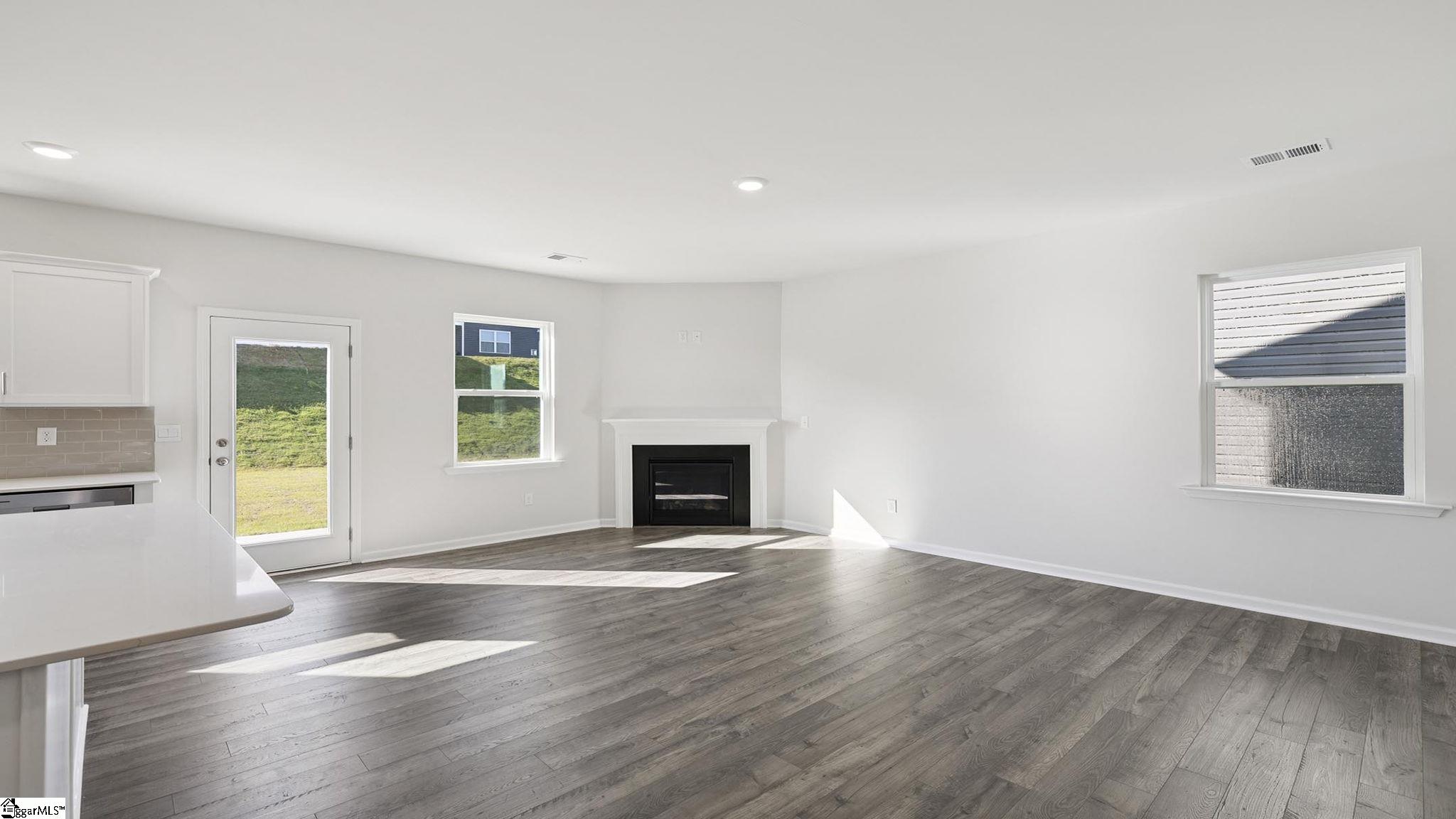 1013 Roleson Way Property Photo 17