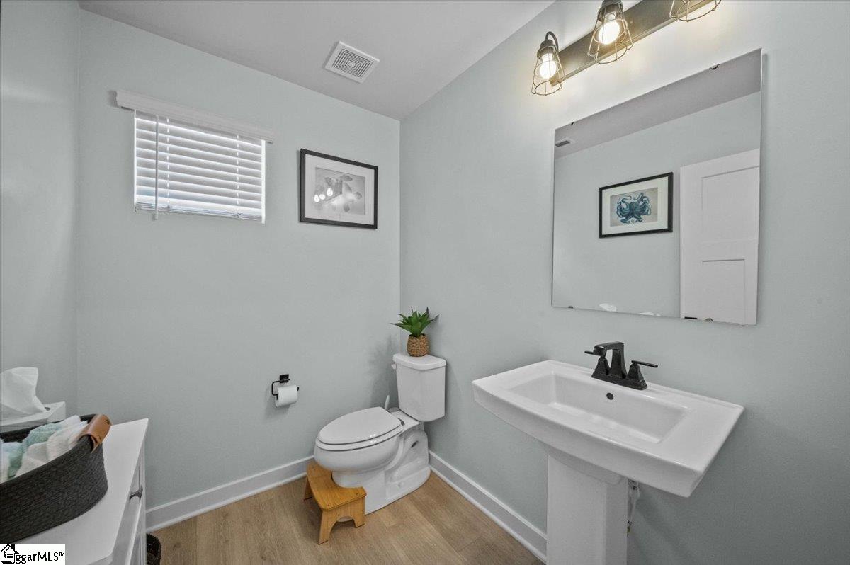2046 Bluet Drive Property Photo 7