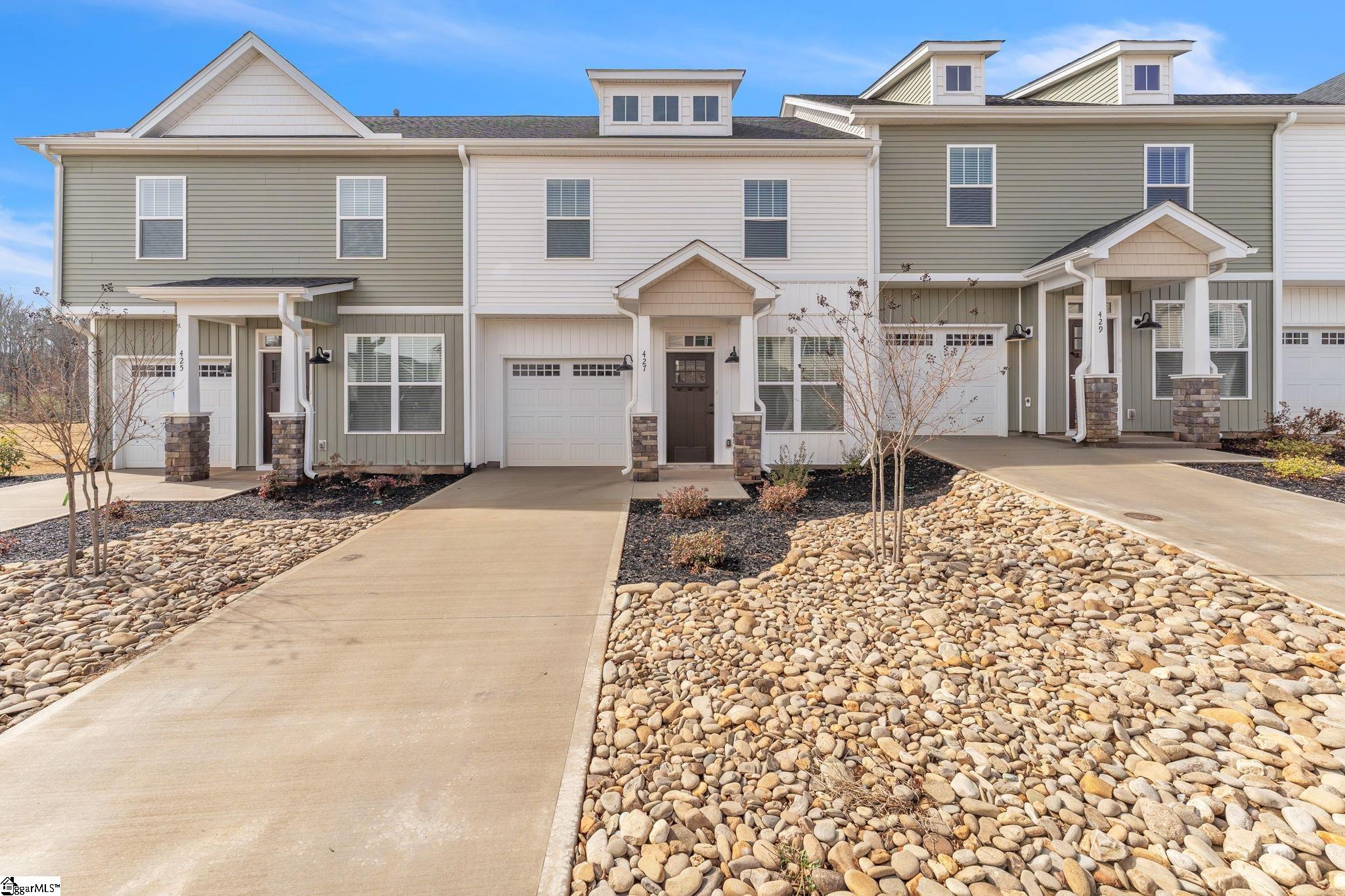 425 Bee Cove Way Property Photo