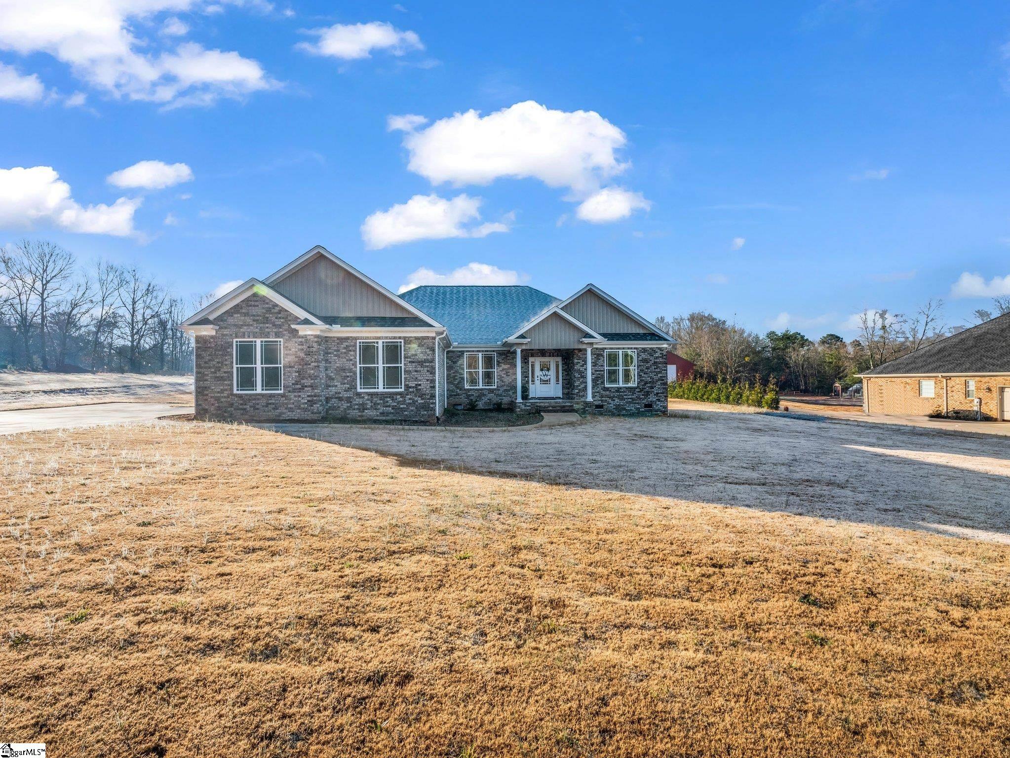 301 Robbins Road Property Photo