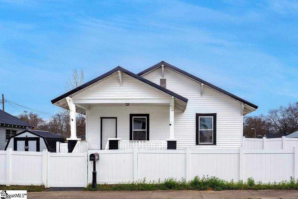 300 Florence Street Property Photo