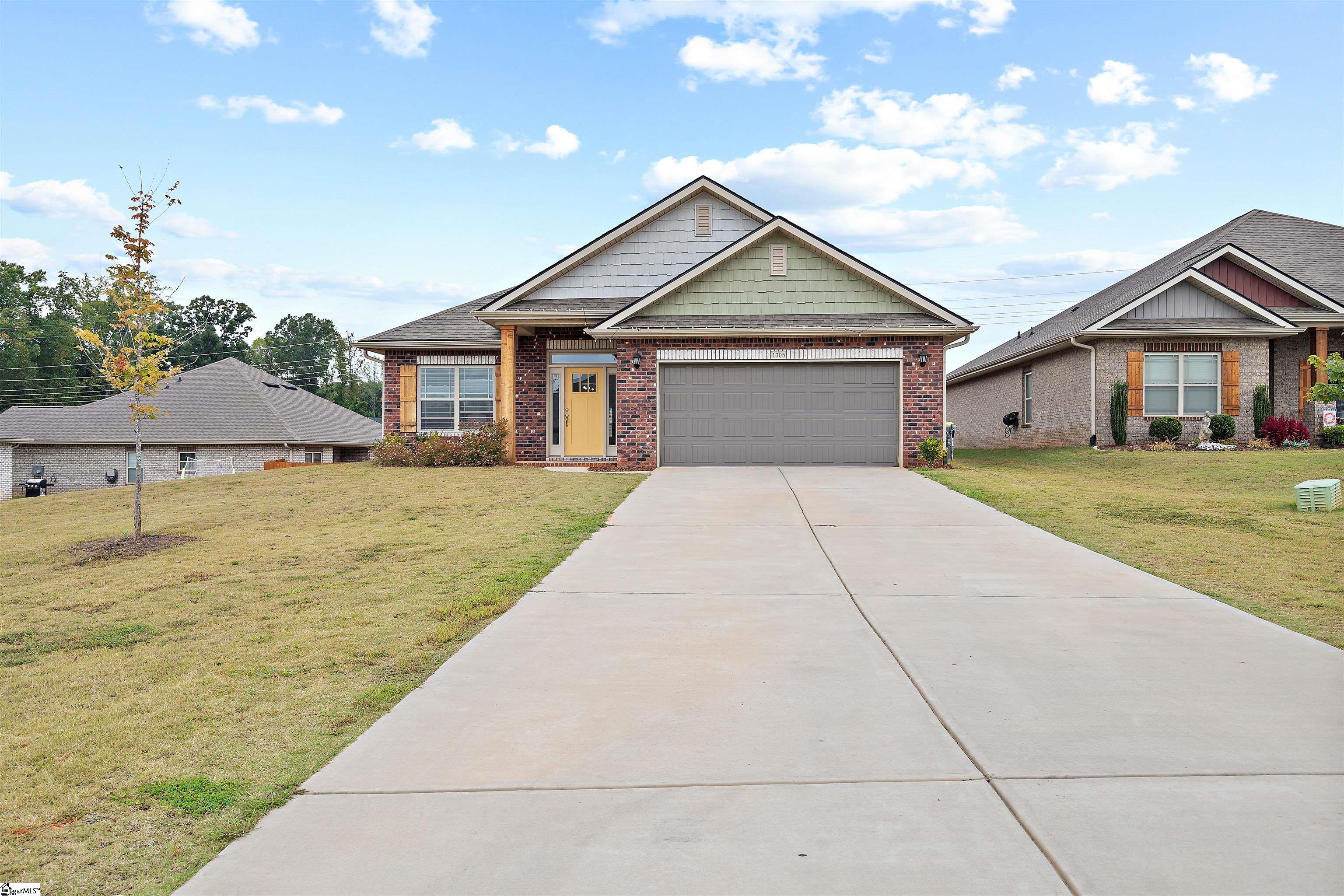 1305 Shortleaf Way Property Photo
