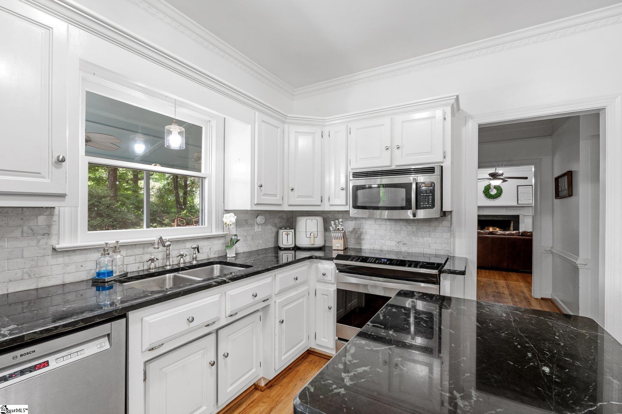 4 Sandstone Court Property Photo 6