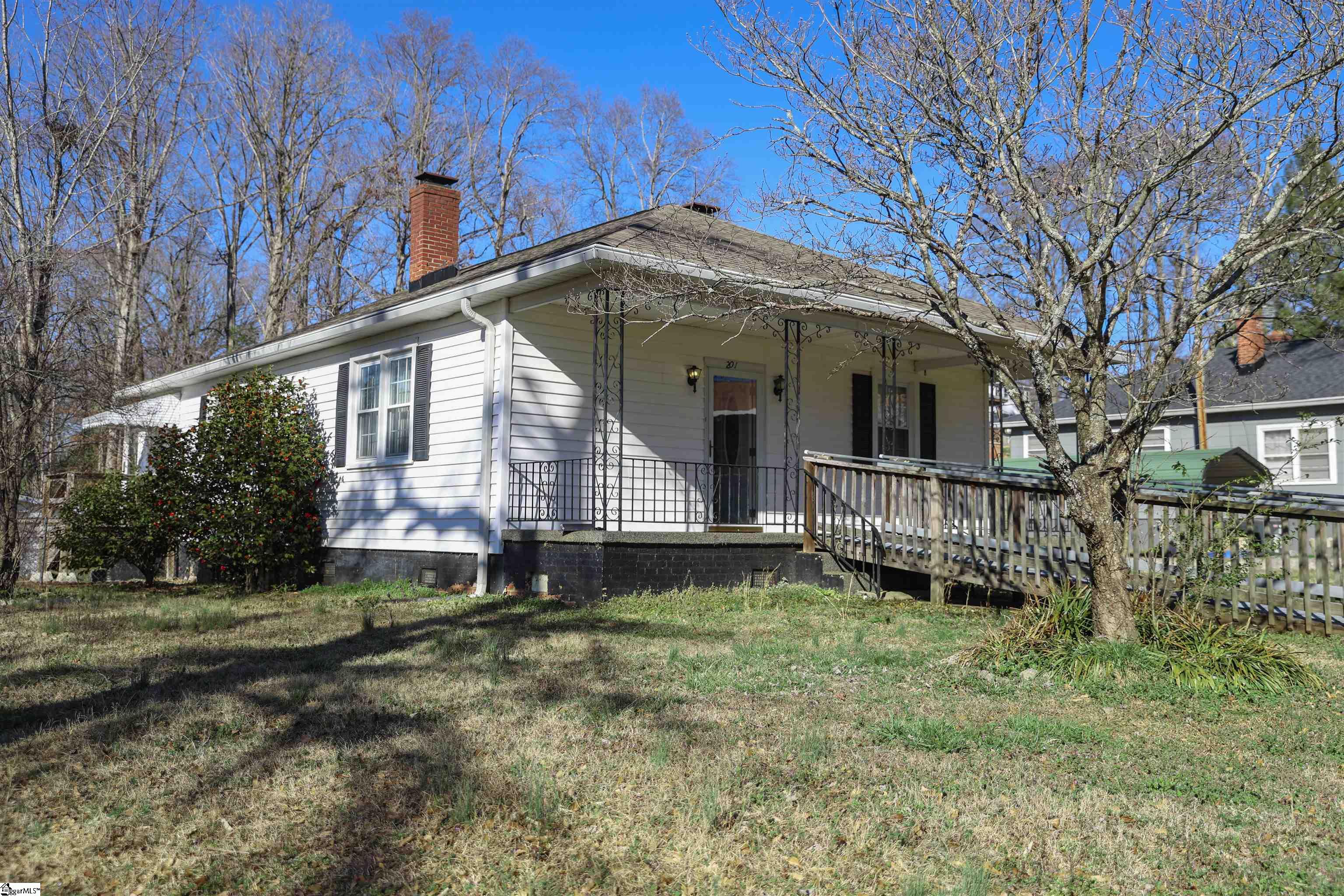 201 Arial Street Property Photo