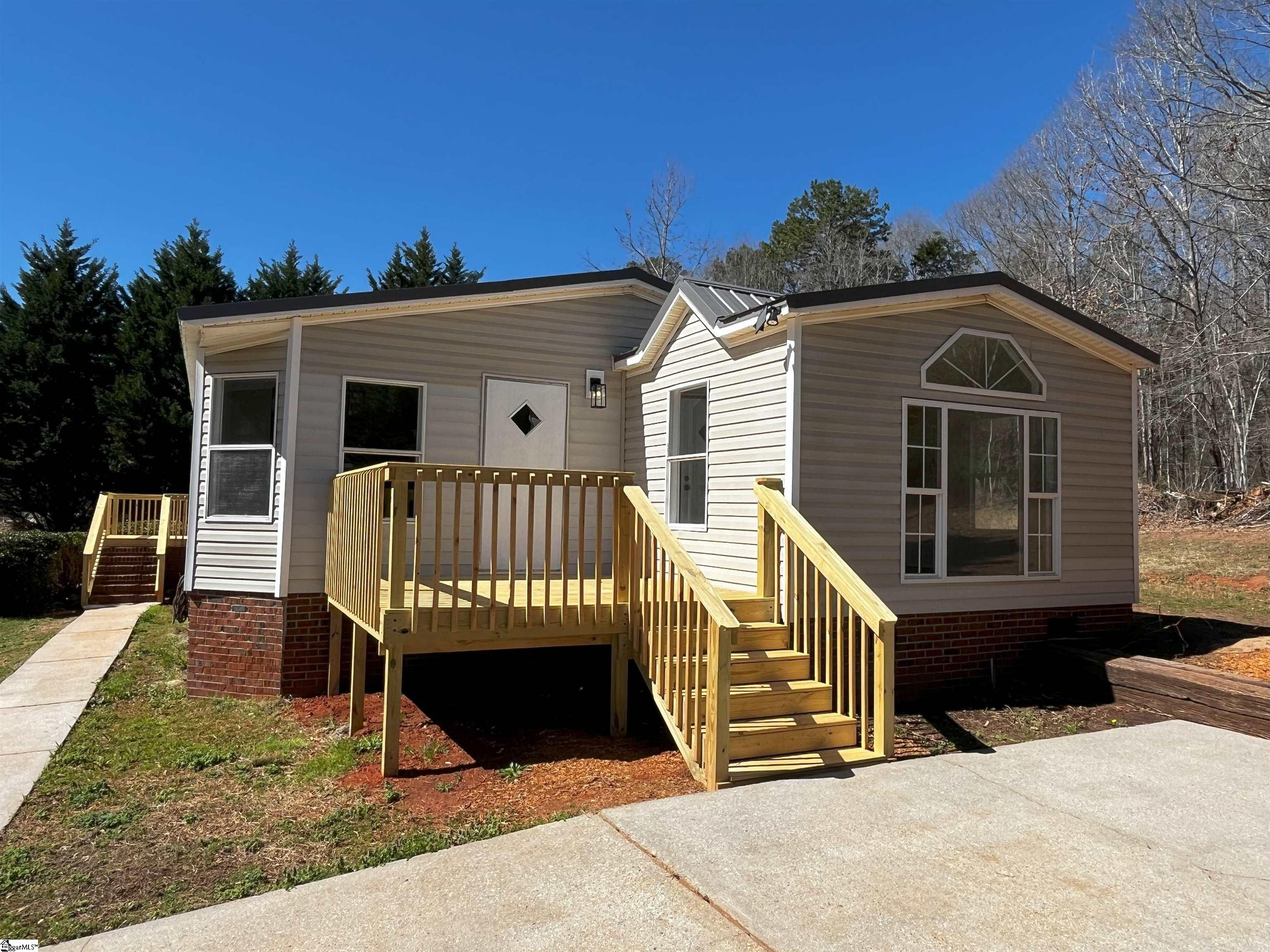 212 Creekstone Drive Property Photo 4