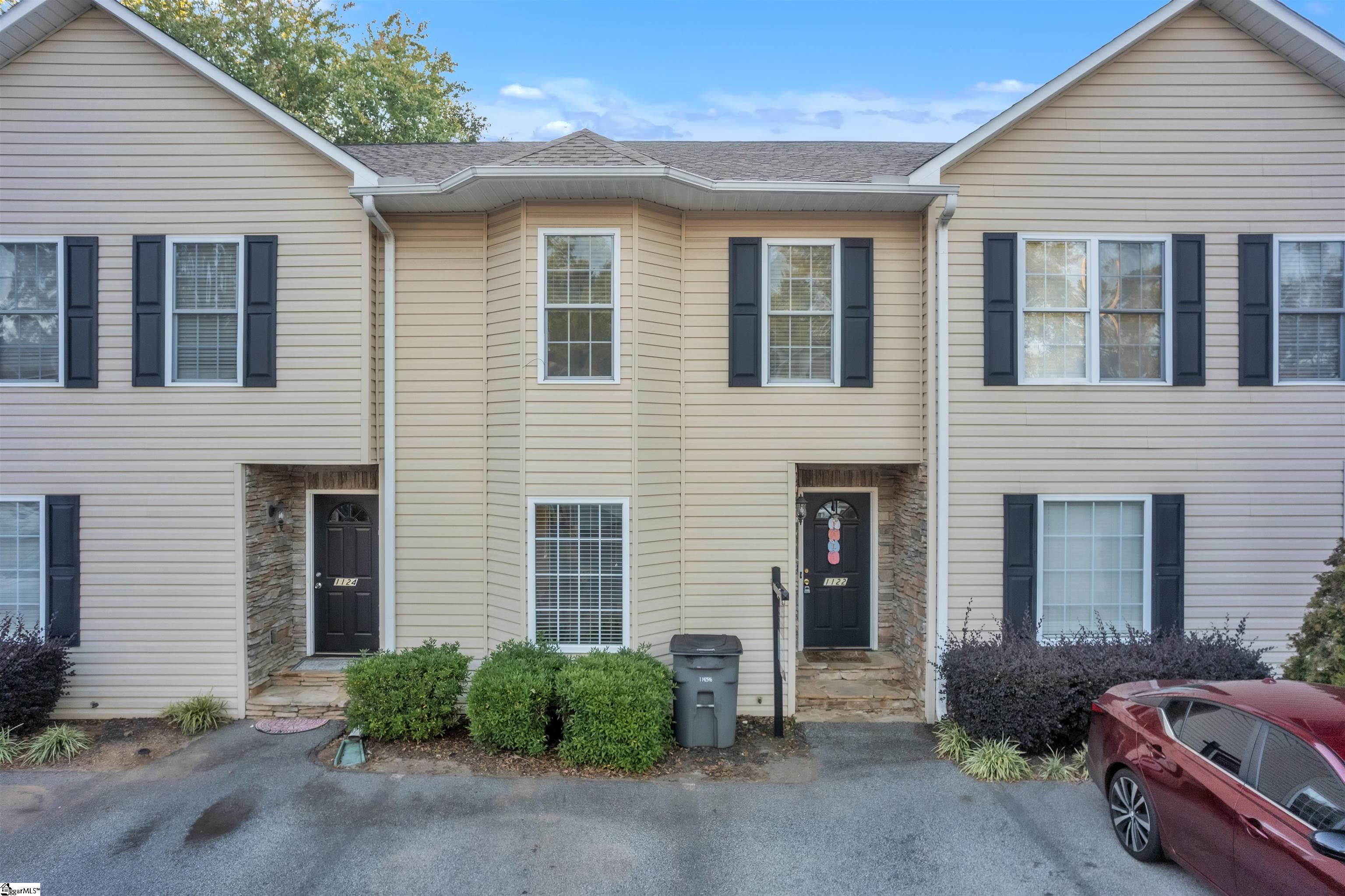 1122 E Lee Road Property Photo