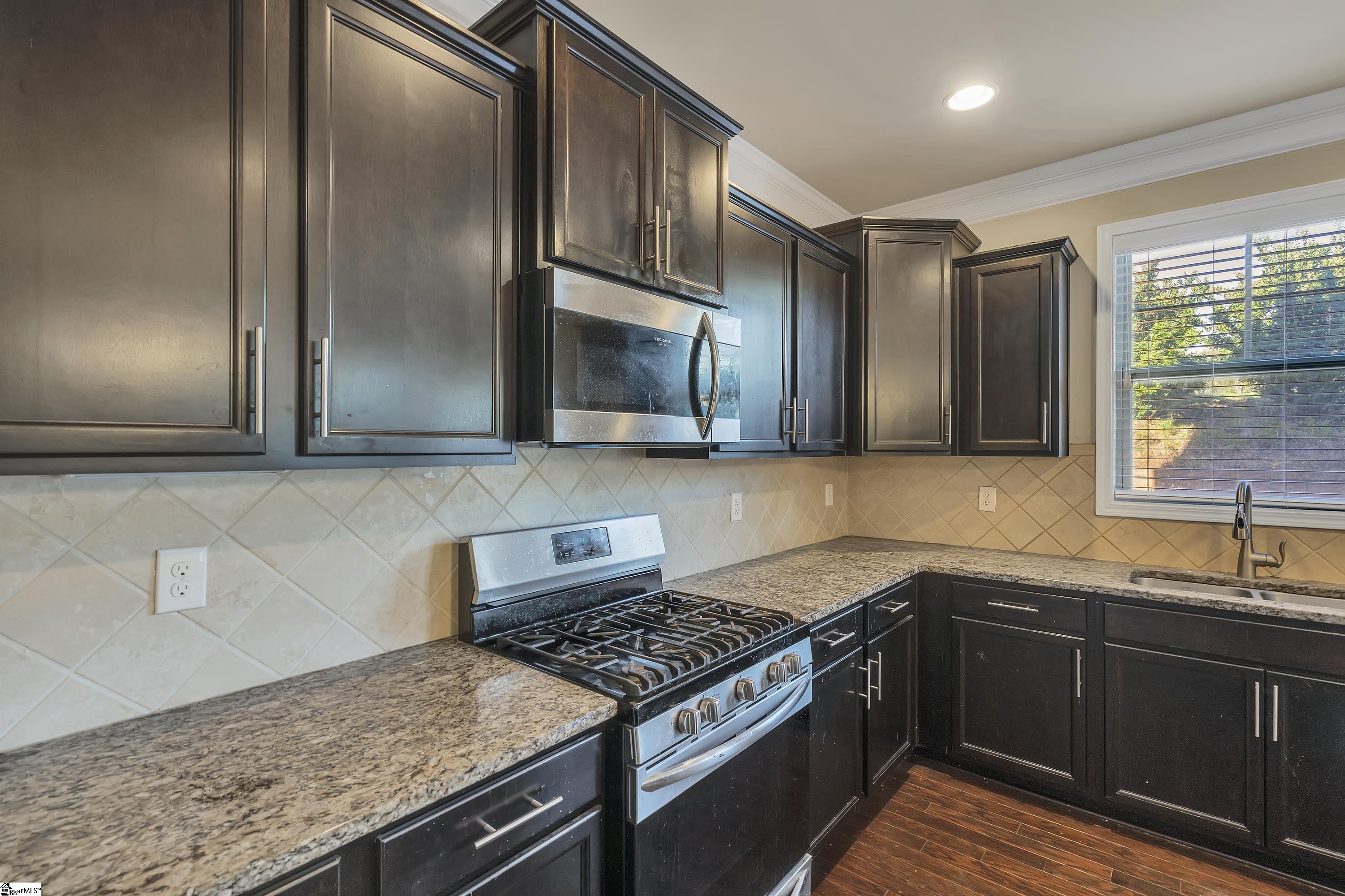 395 Tigers Eye Run Property Photo 9