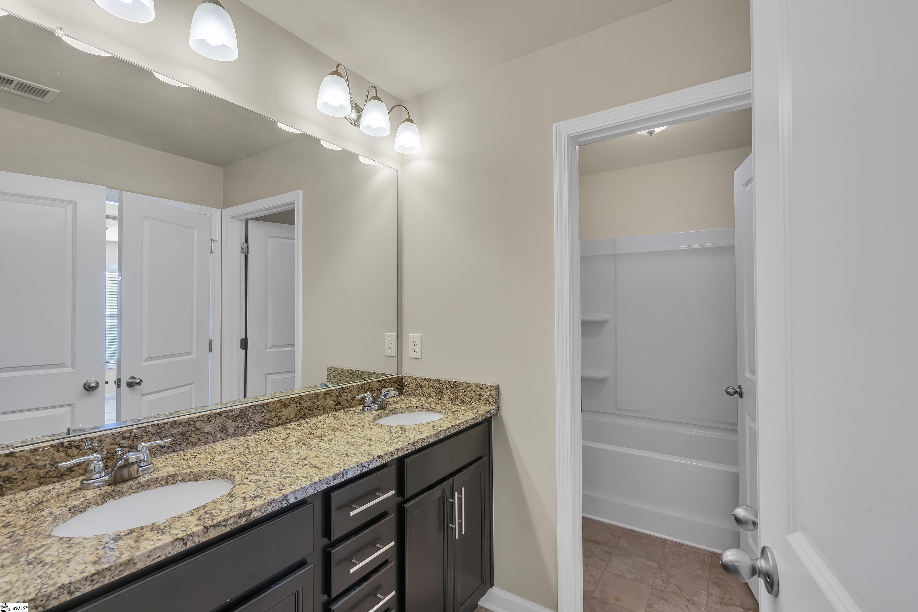 395 Tigers Eye Run Property Photo 21