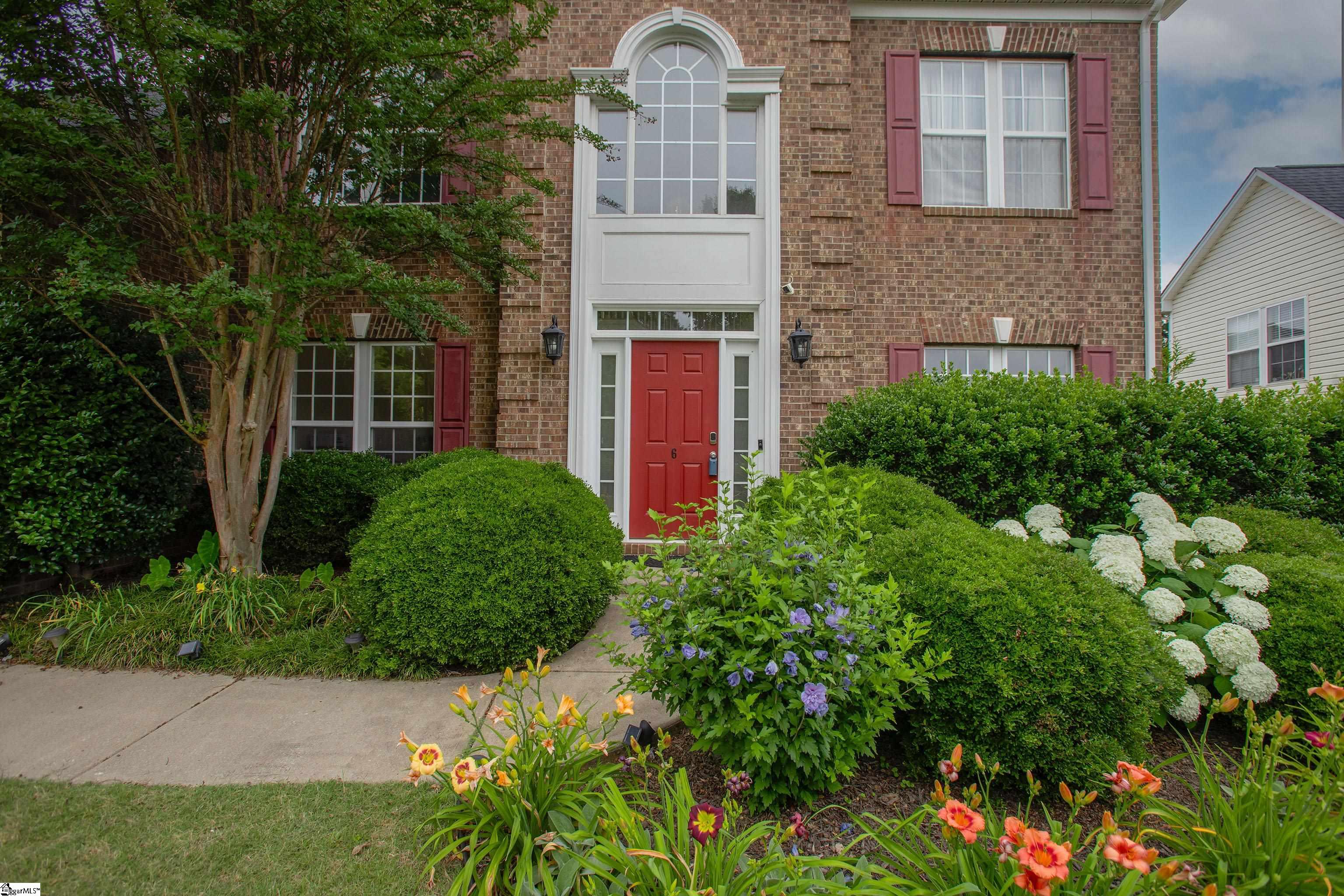 6 Silverthorn Court Property Photo 2