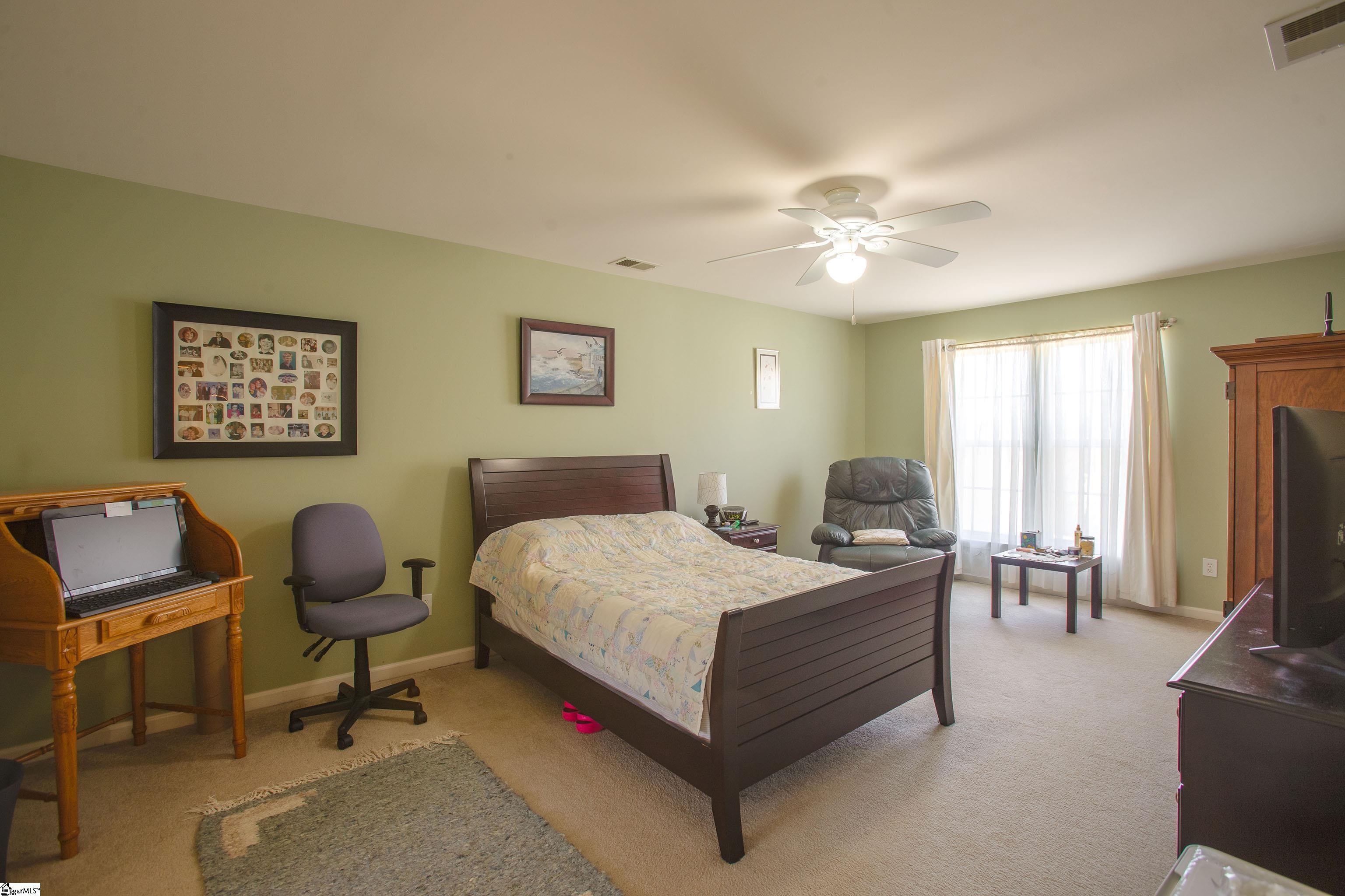 6 Silverthorn Court Property Photo 23