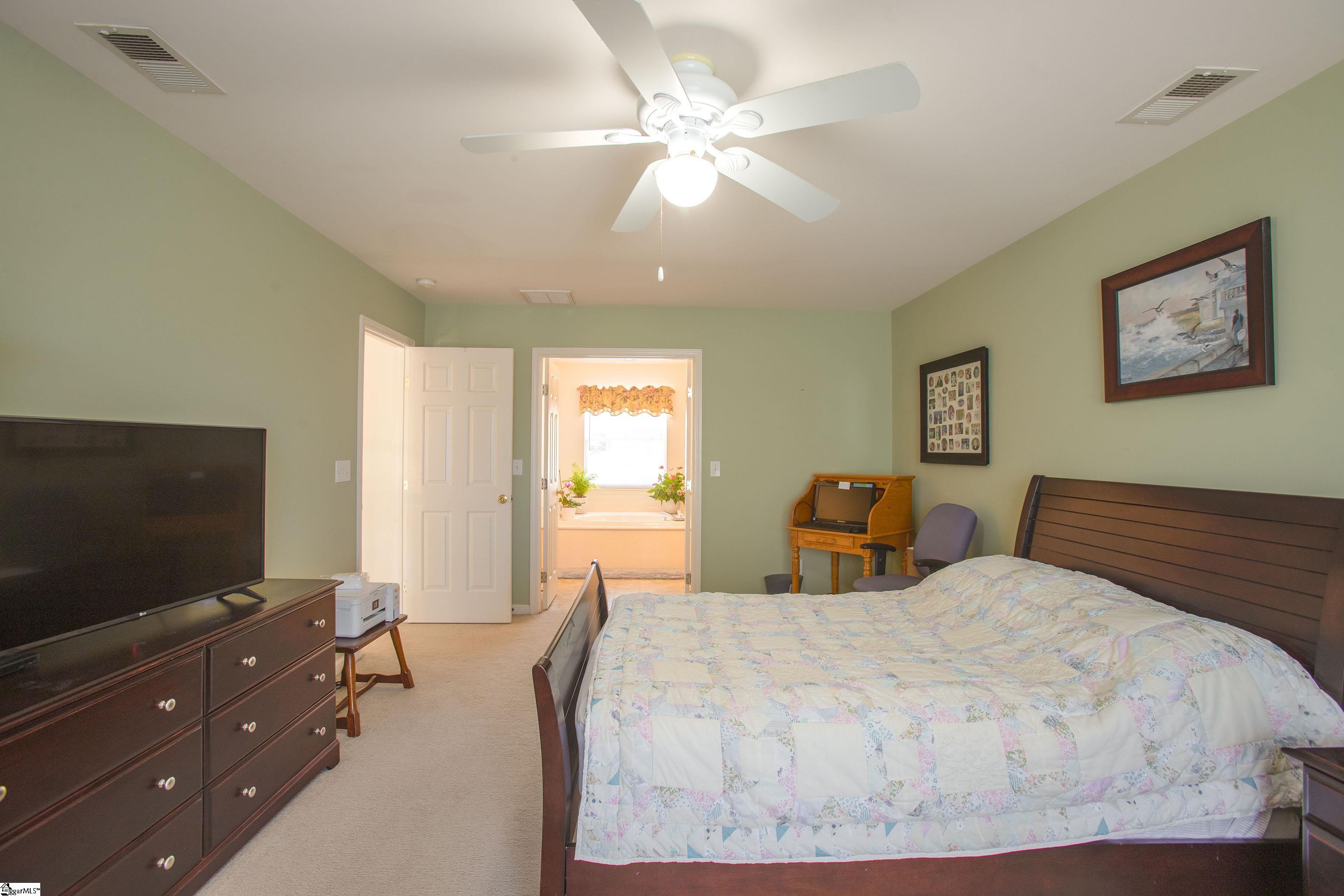 6 Silverthorn Court Property Photo 24