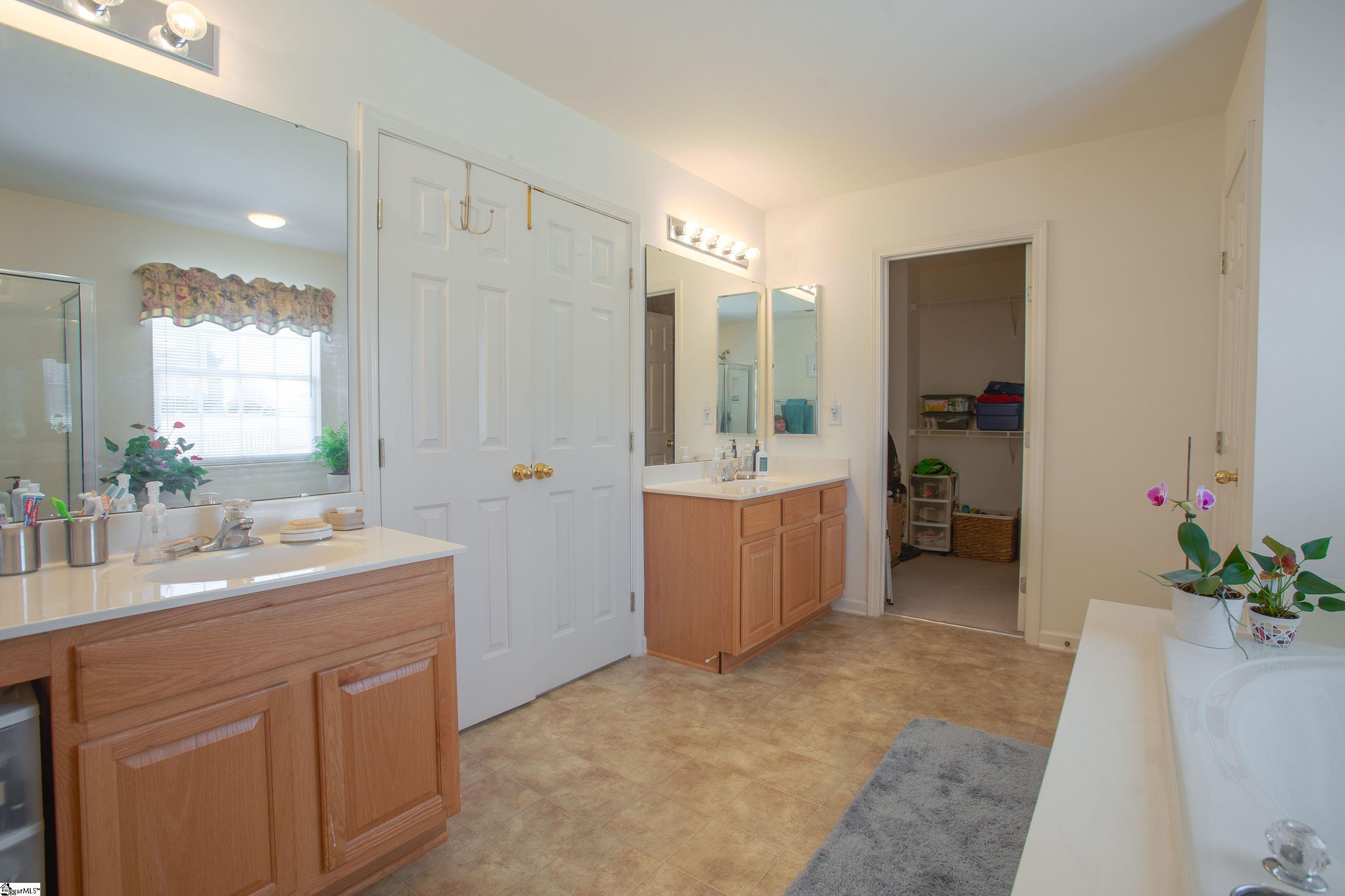 6 Silverthorn Court Property Photo 26