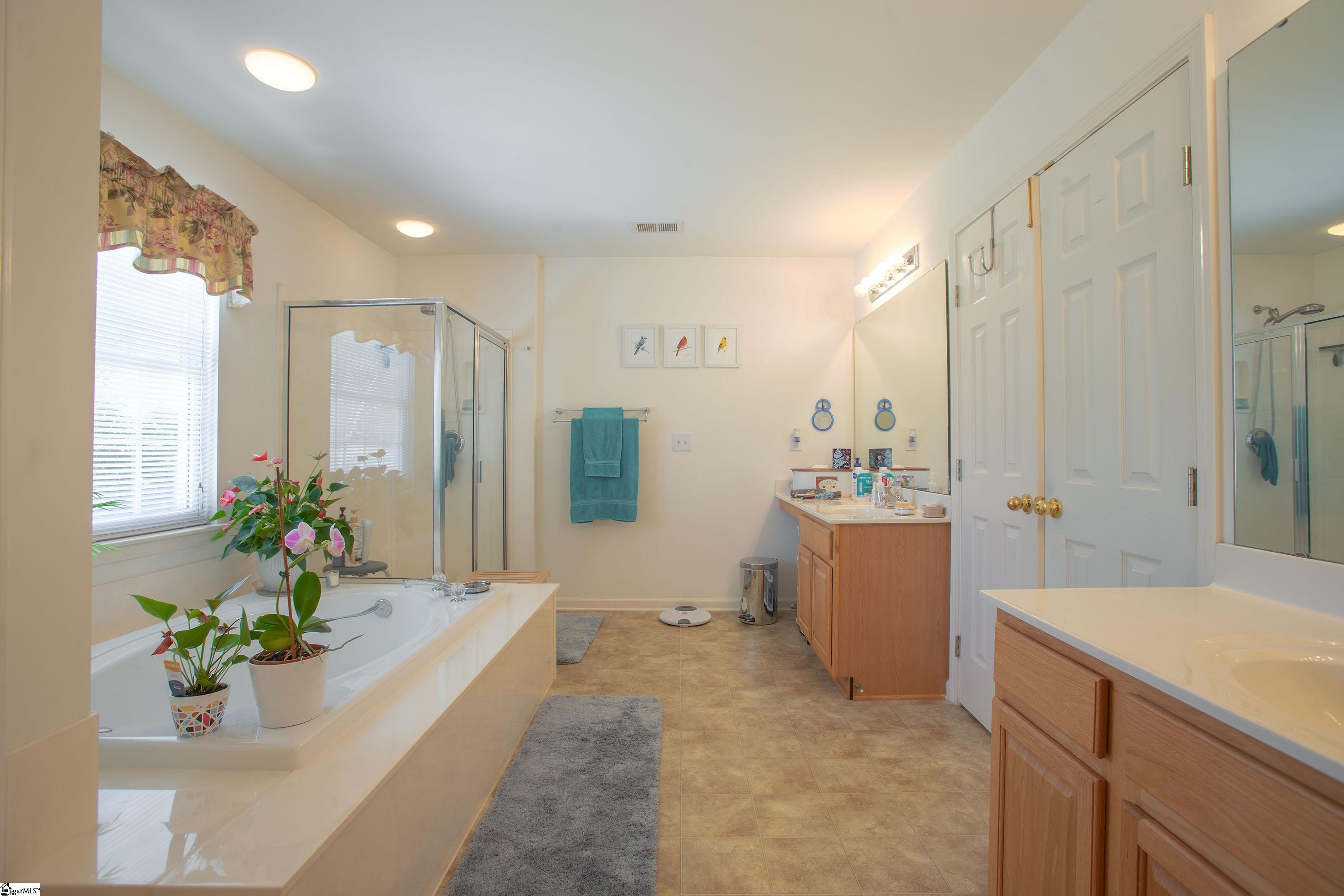 6 Silverthorn Court Property Photo 27