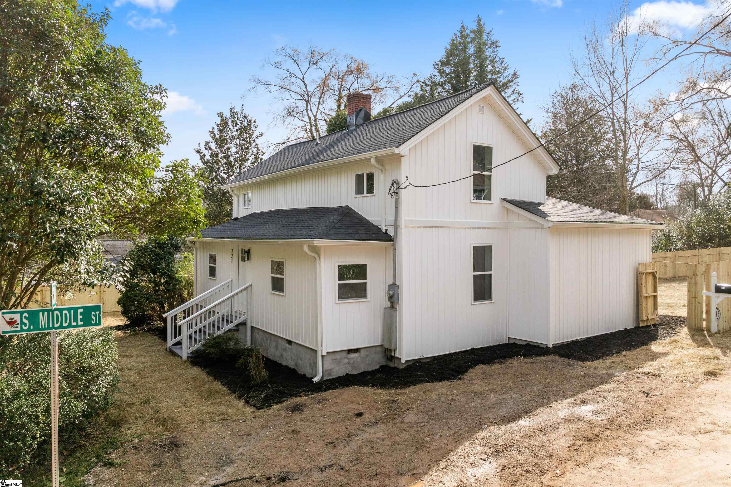 221 Calvert Street Property Photo