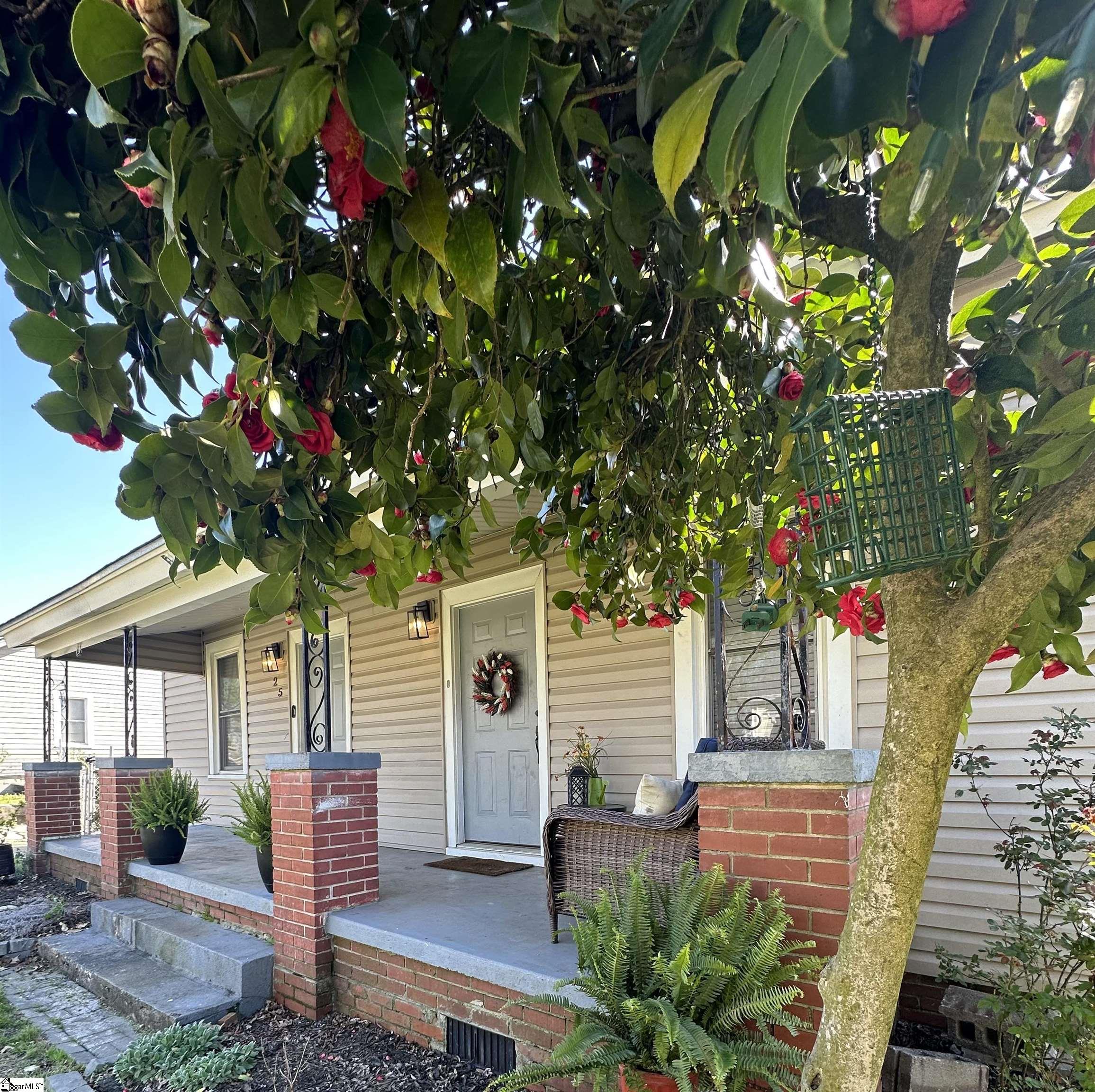 25 W Main Street Property Photo