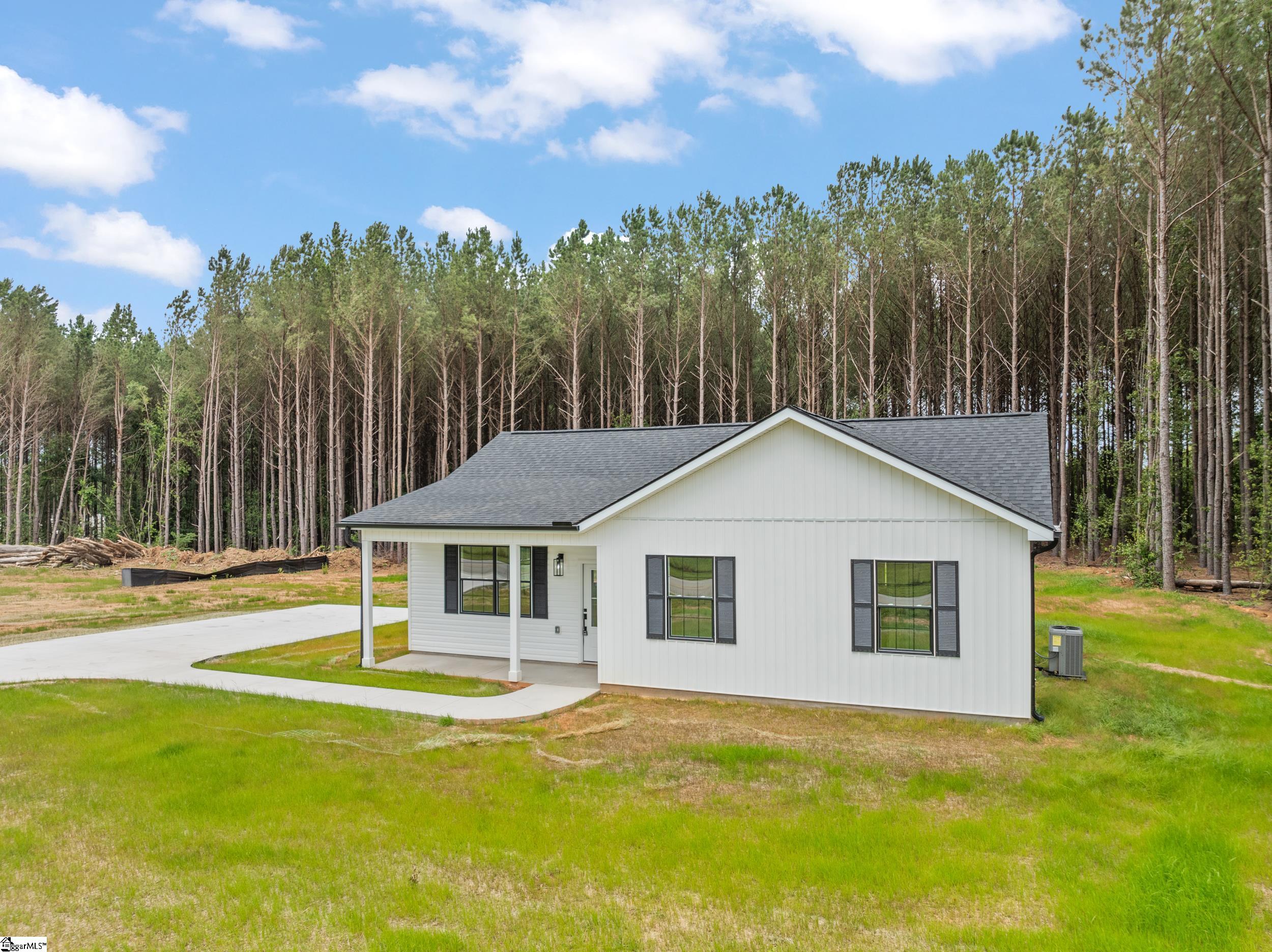 904 Beaverdam Road Property Photo 3