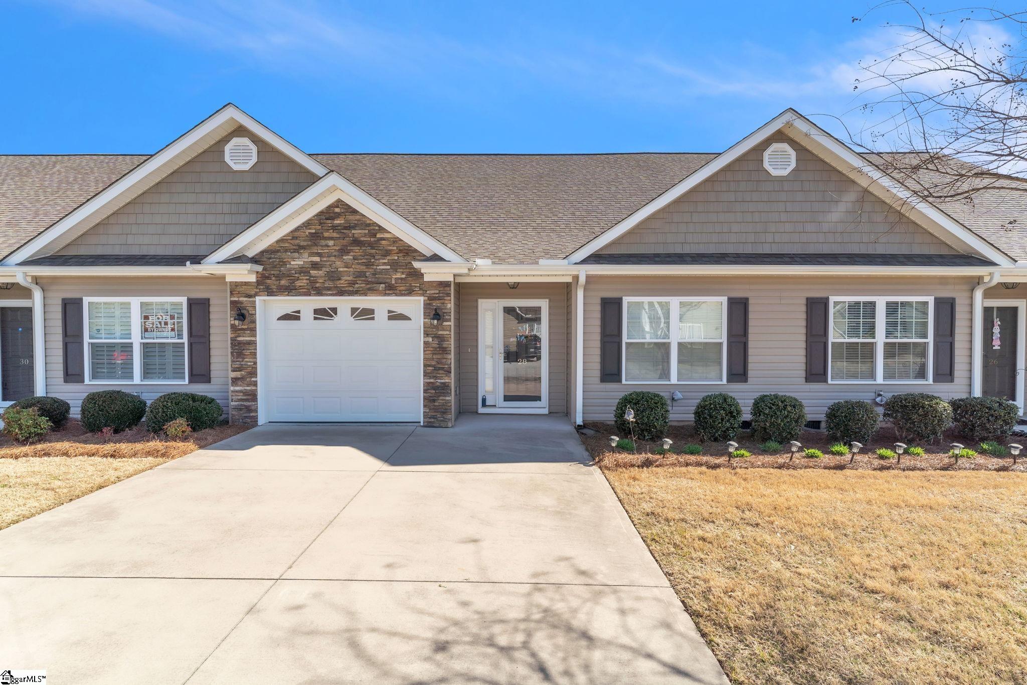 28 Eaglecrest Court Property Photo 1