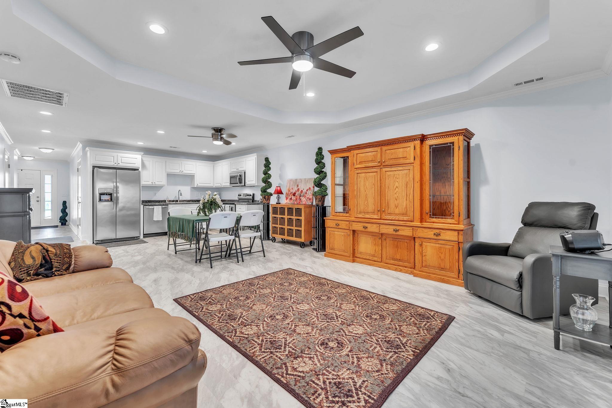 28 Eaglecrest Court Property Photo 2