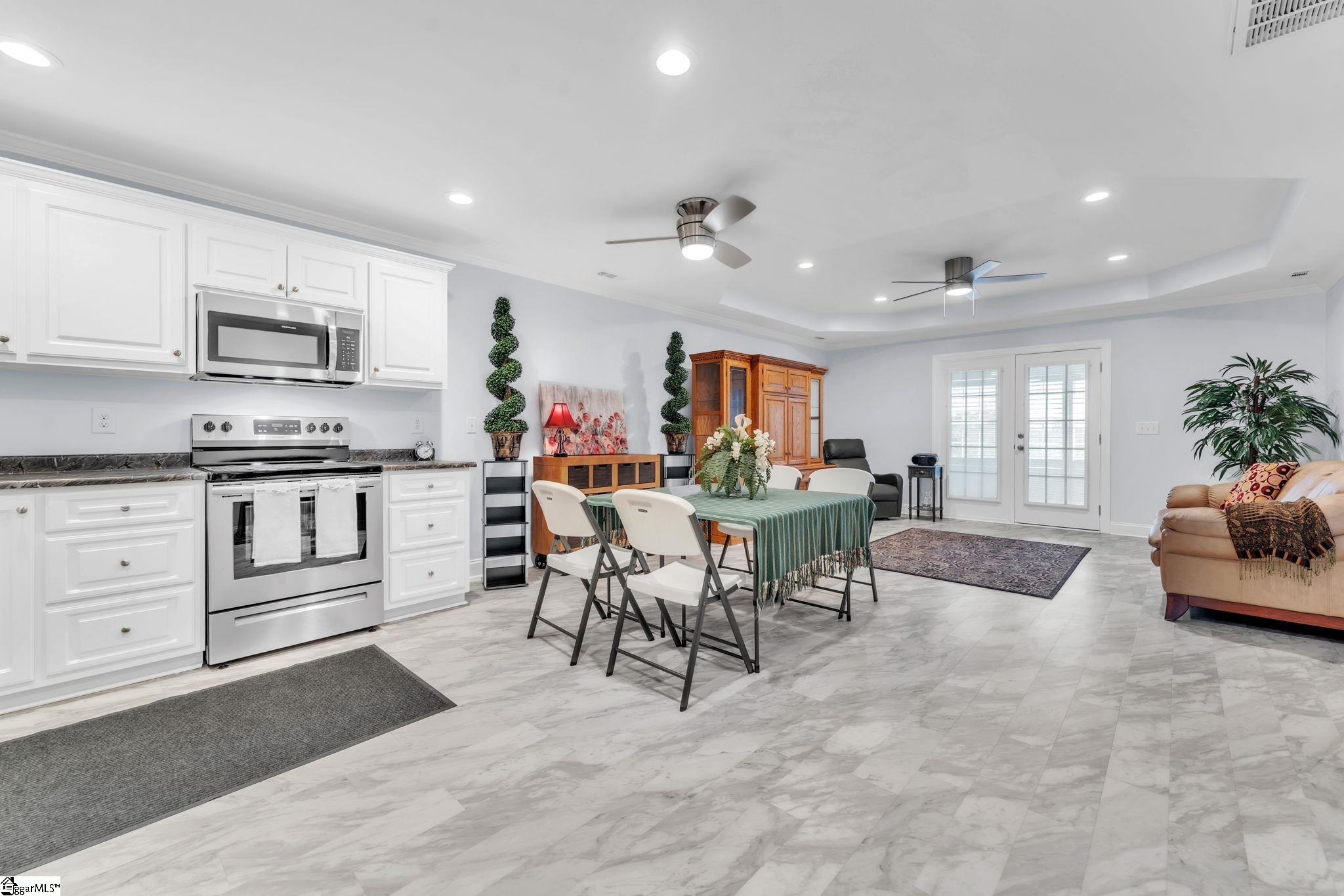 28 Eaglecrest Court Property Photo 6