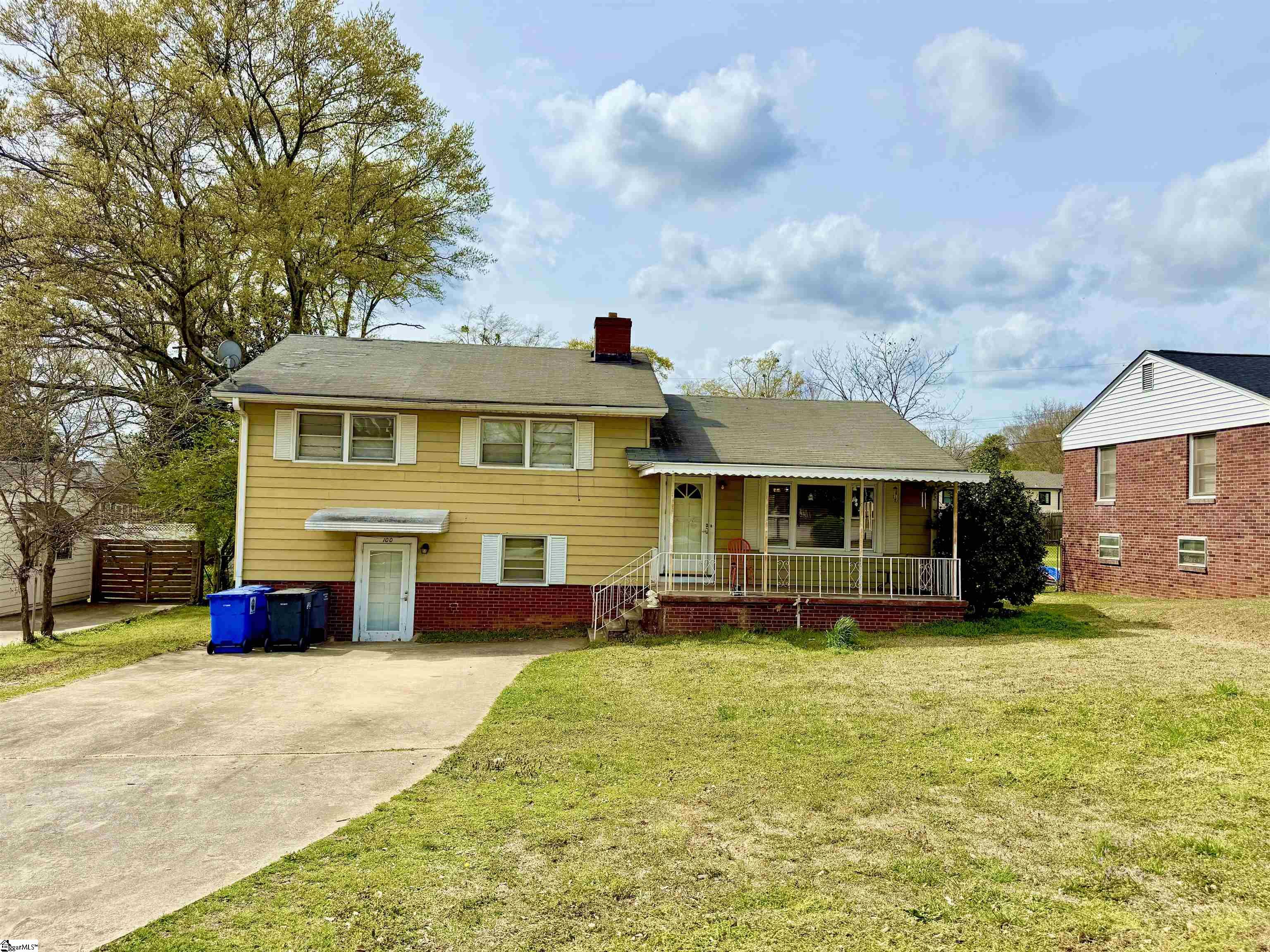 100 Farmington Road Property Photo 1