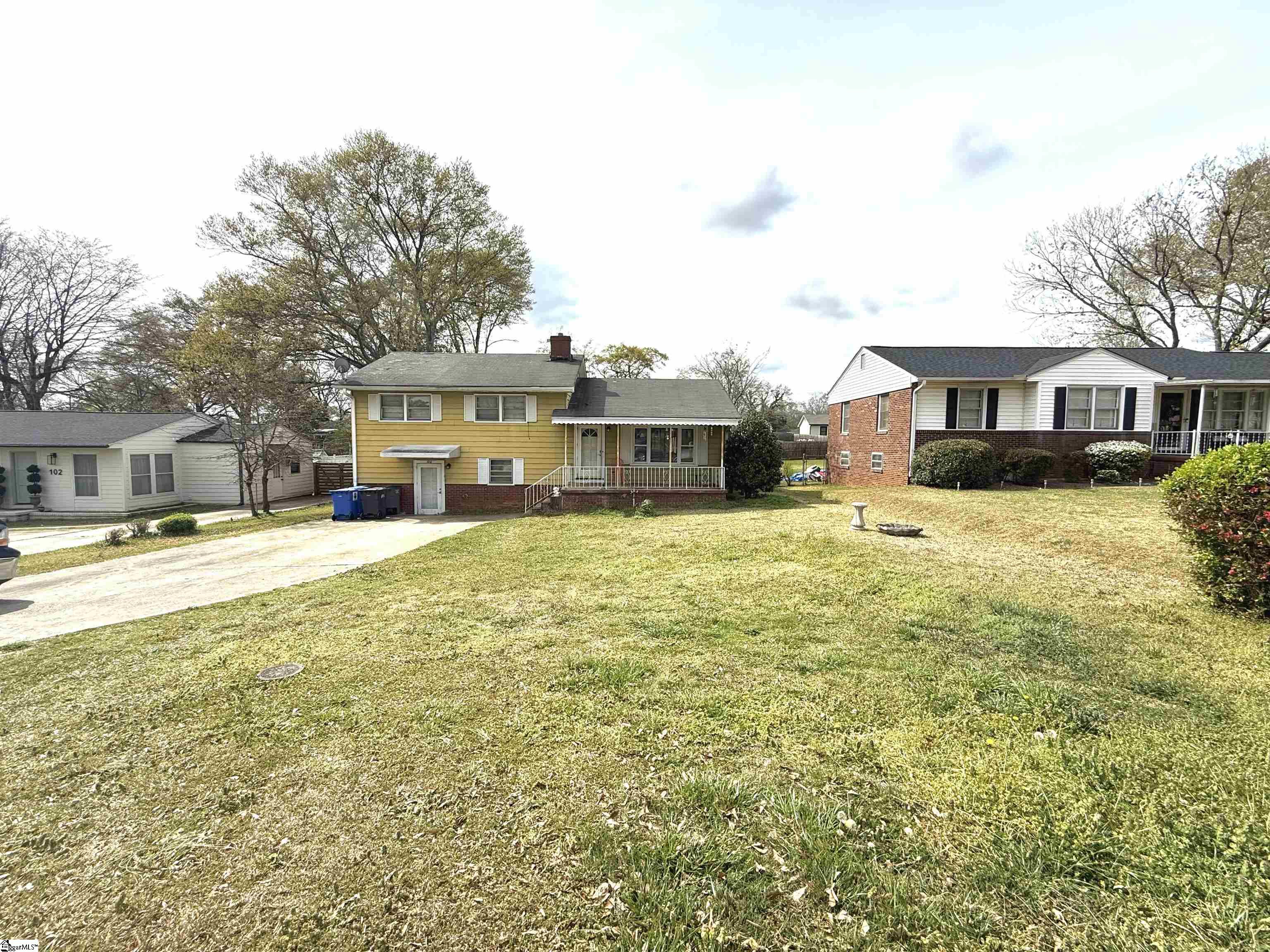 100 Farmington Road Property Photo 2
