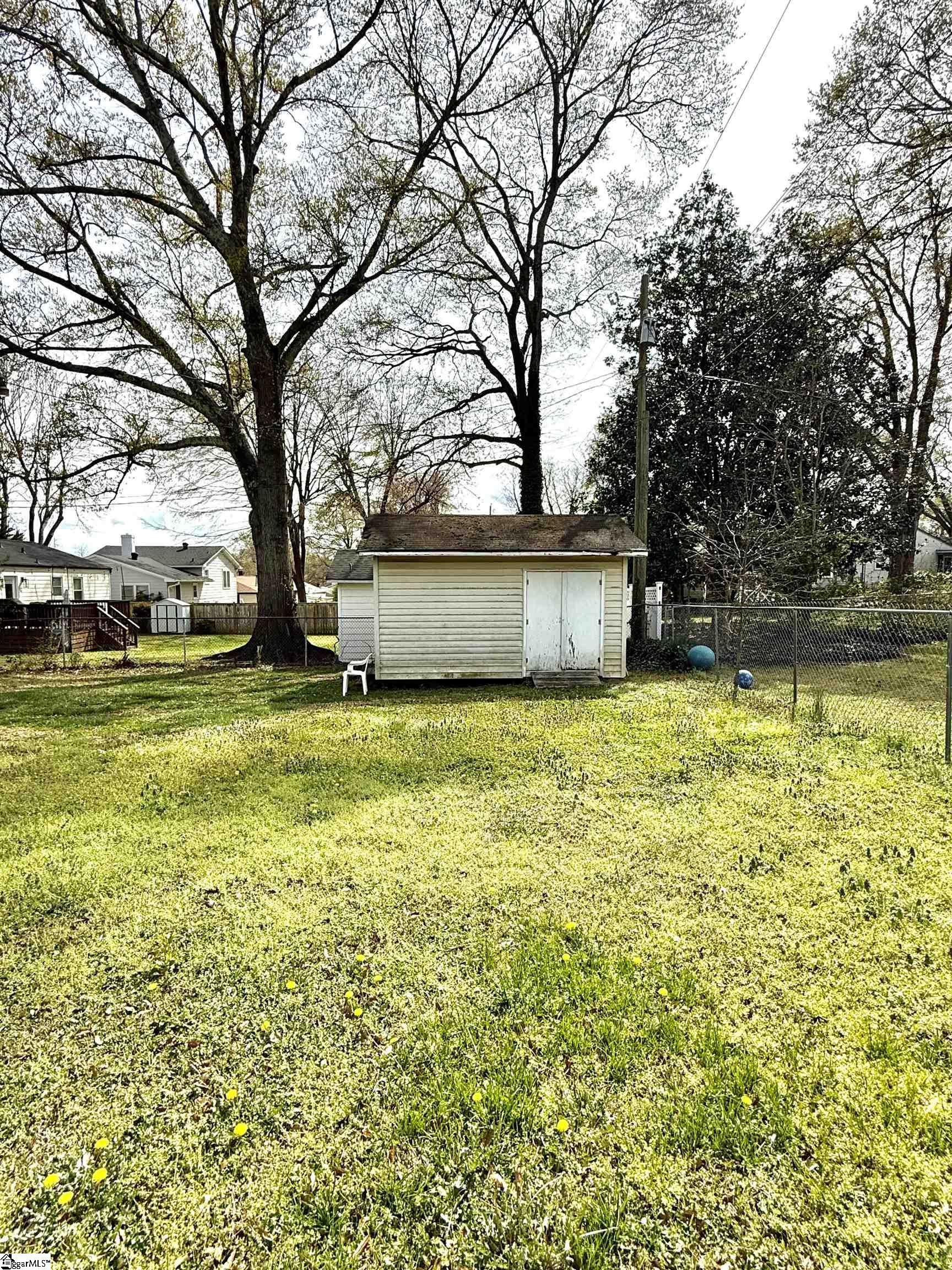 100 Farmington Road Property Photo 4