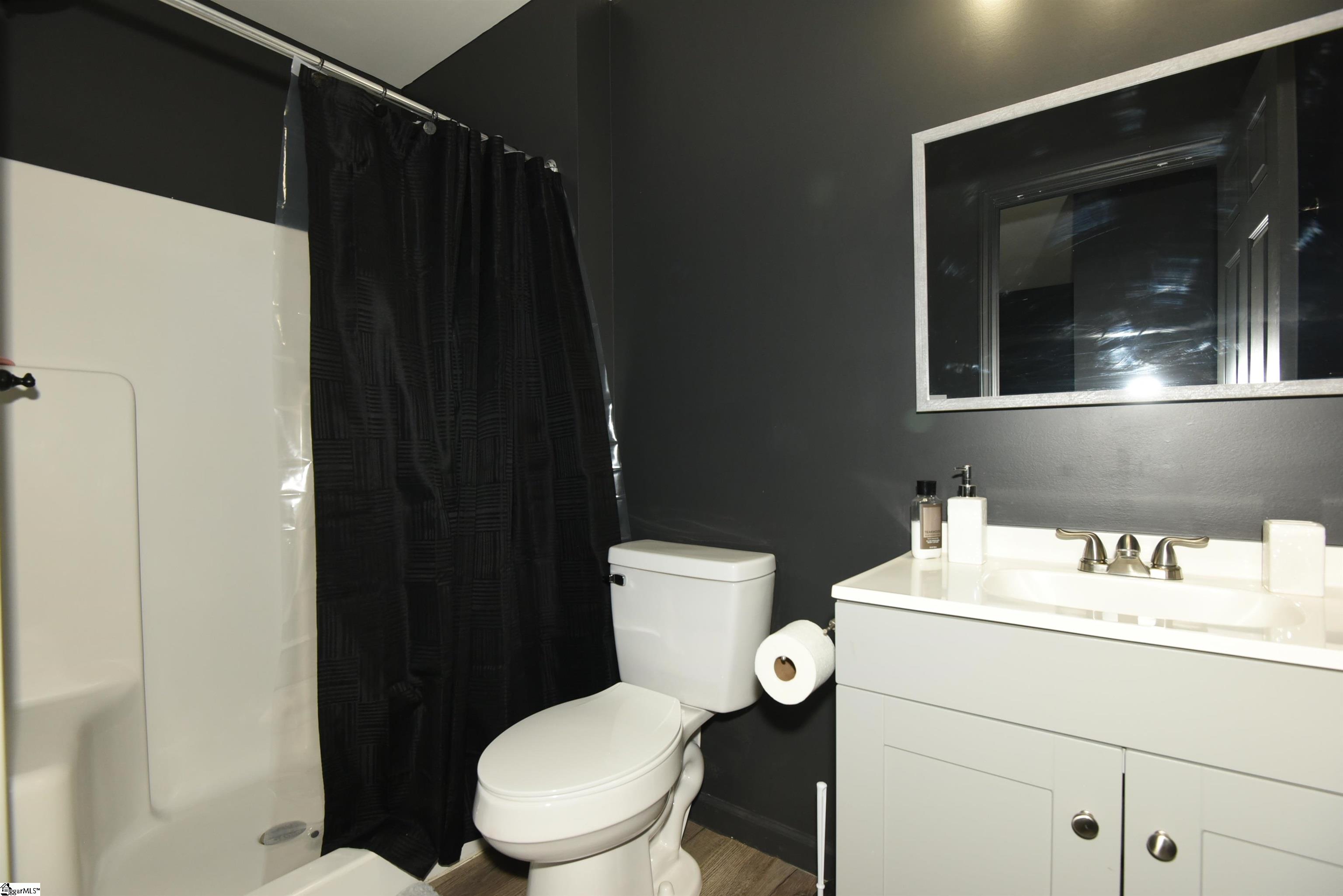121 Colleton Lane Property Photo 11