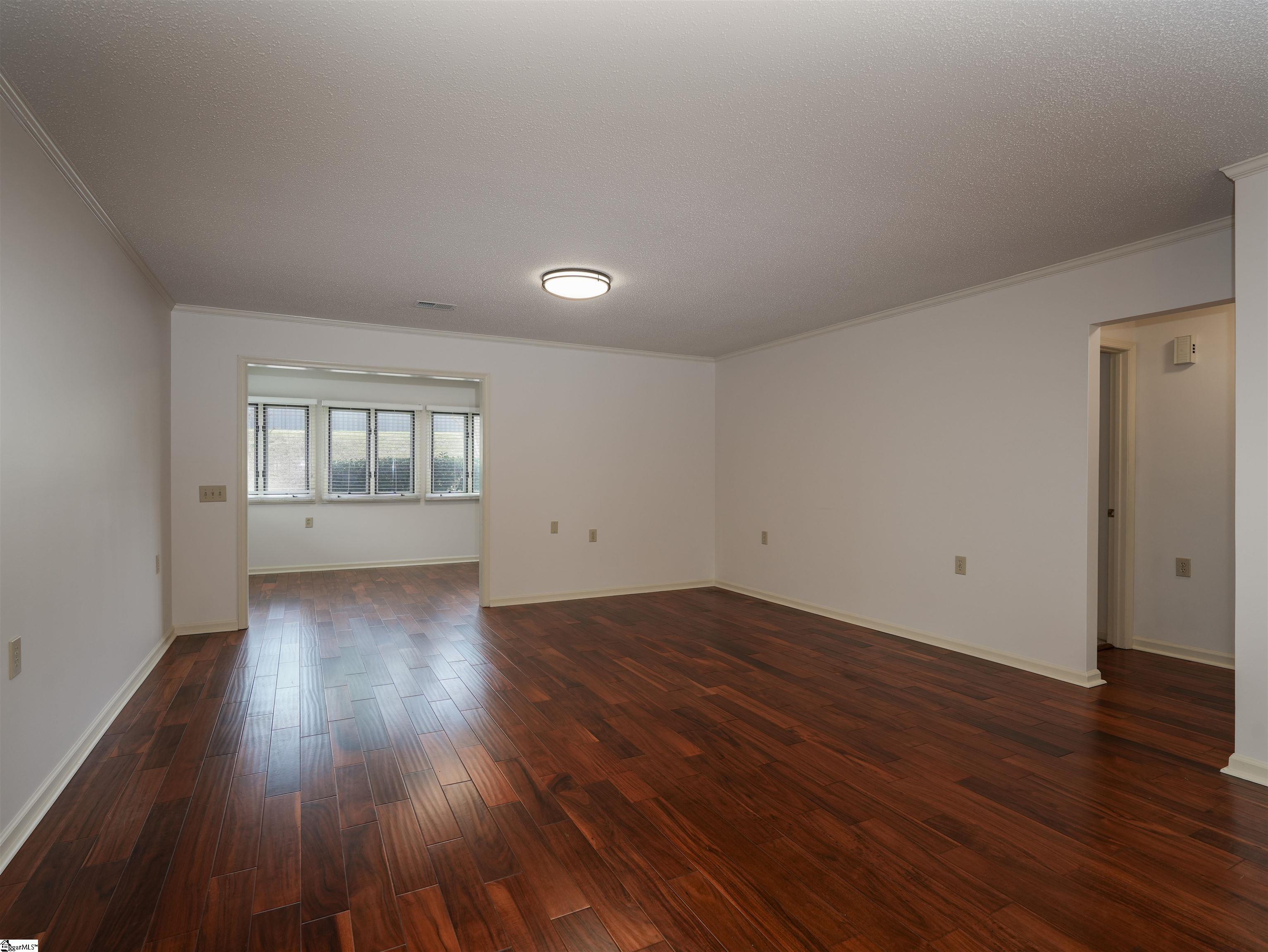 414 Lakeside Circle Property Photo 6