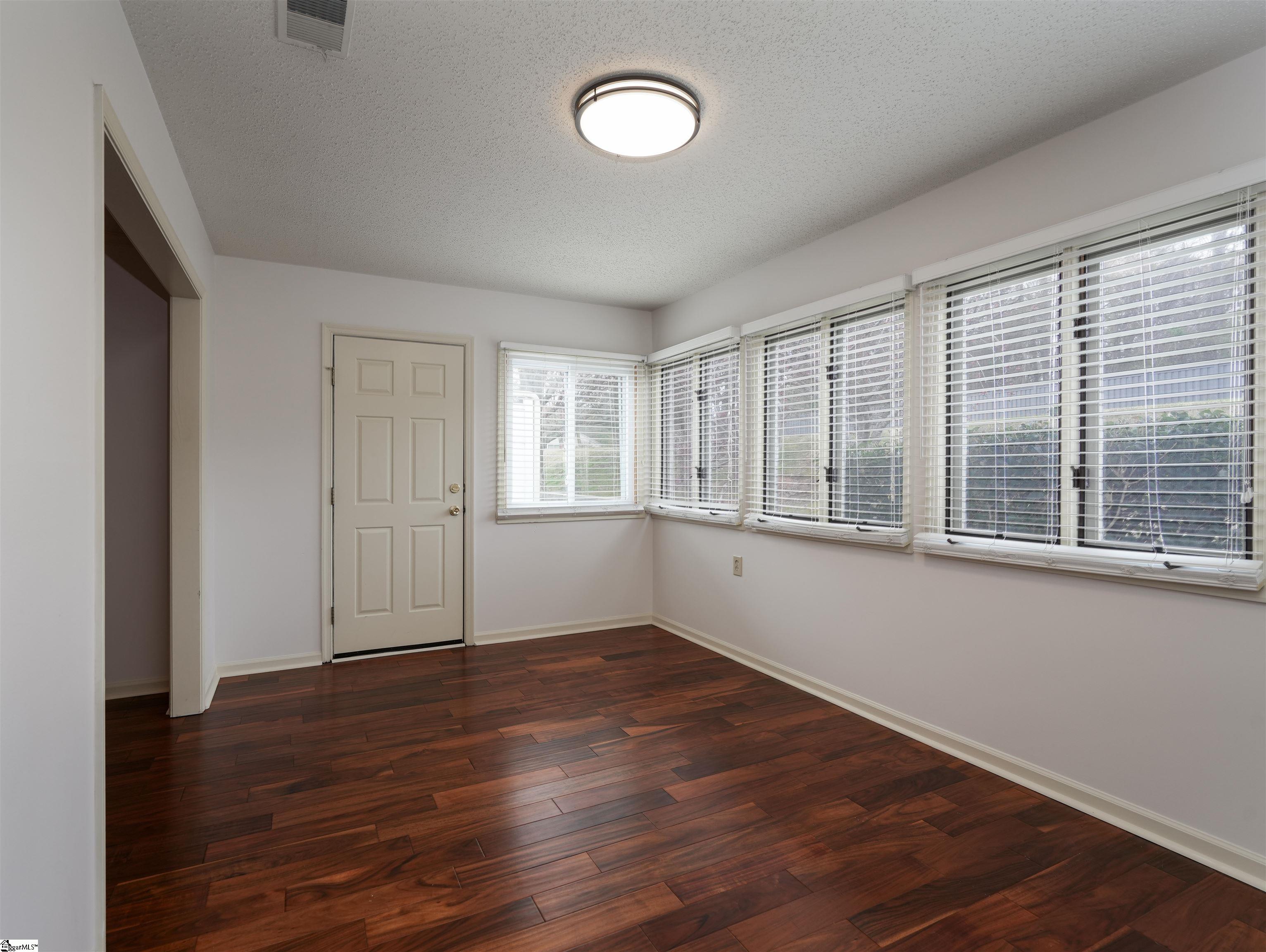 414 Lakeside Circle Property Photo 8