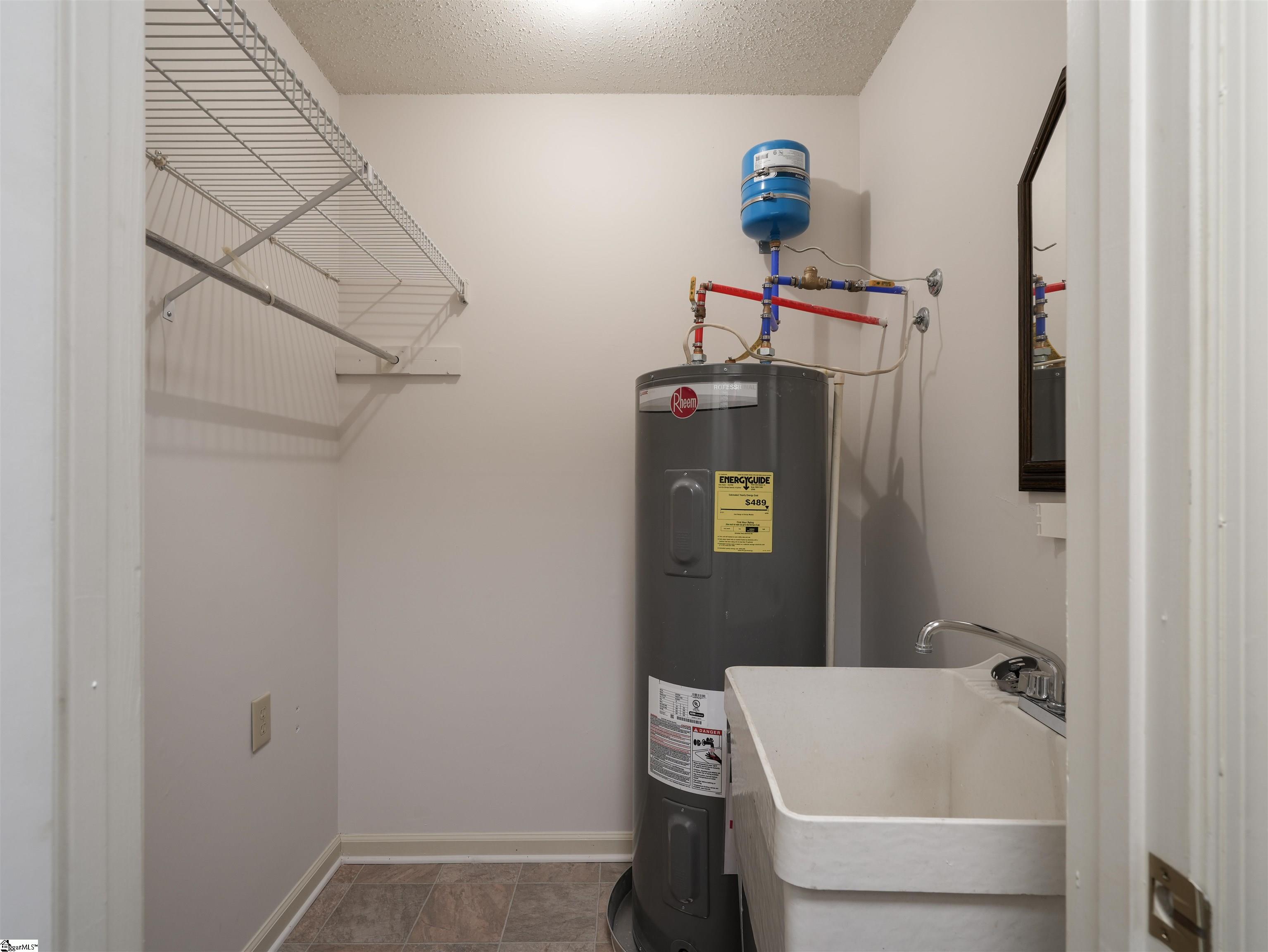 414 Lakeside Circle Property Photo 18