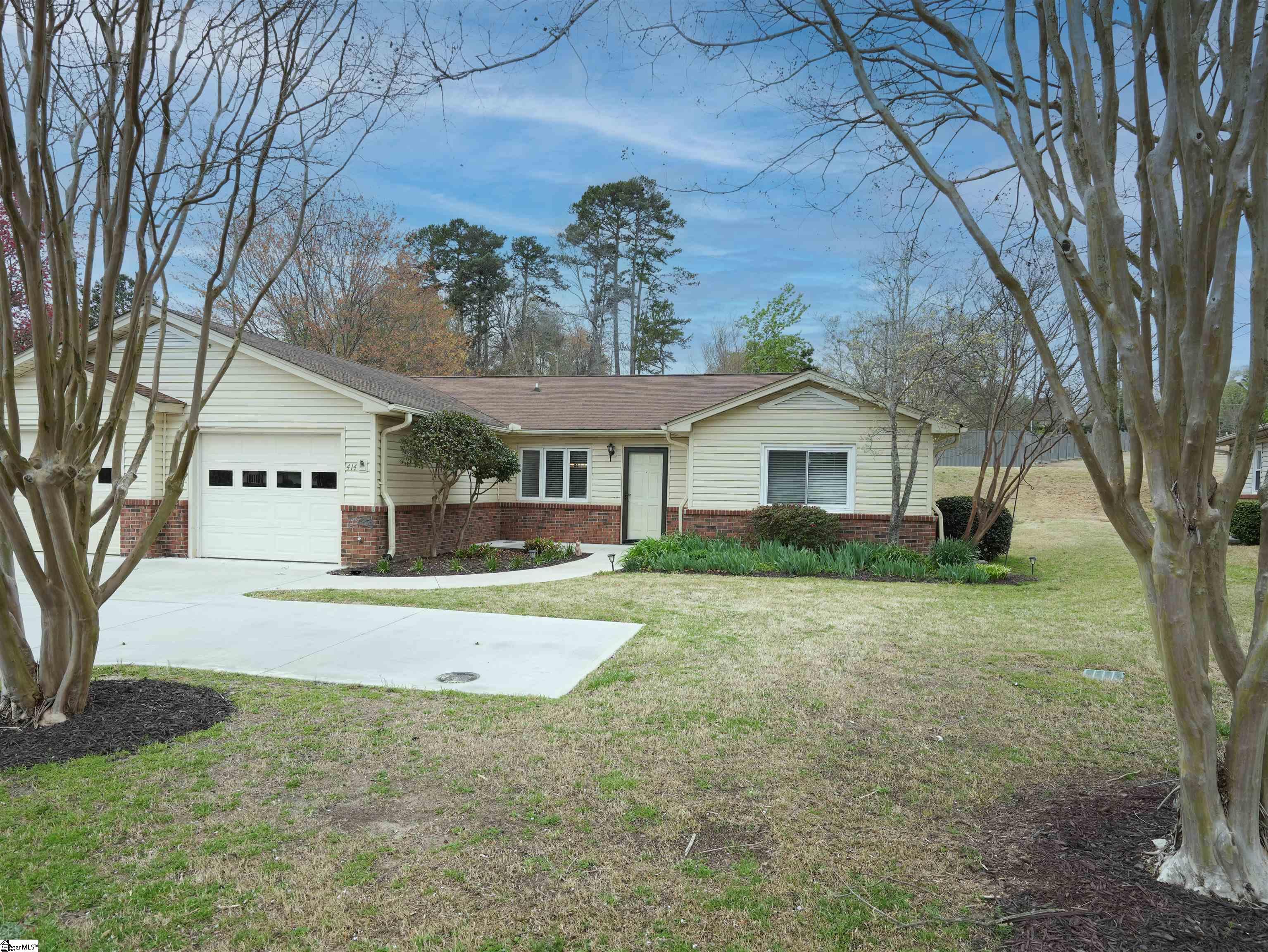 414 Lakeside Circle Property Photo 25