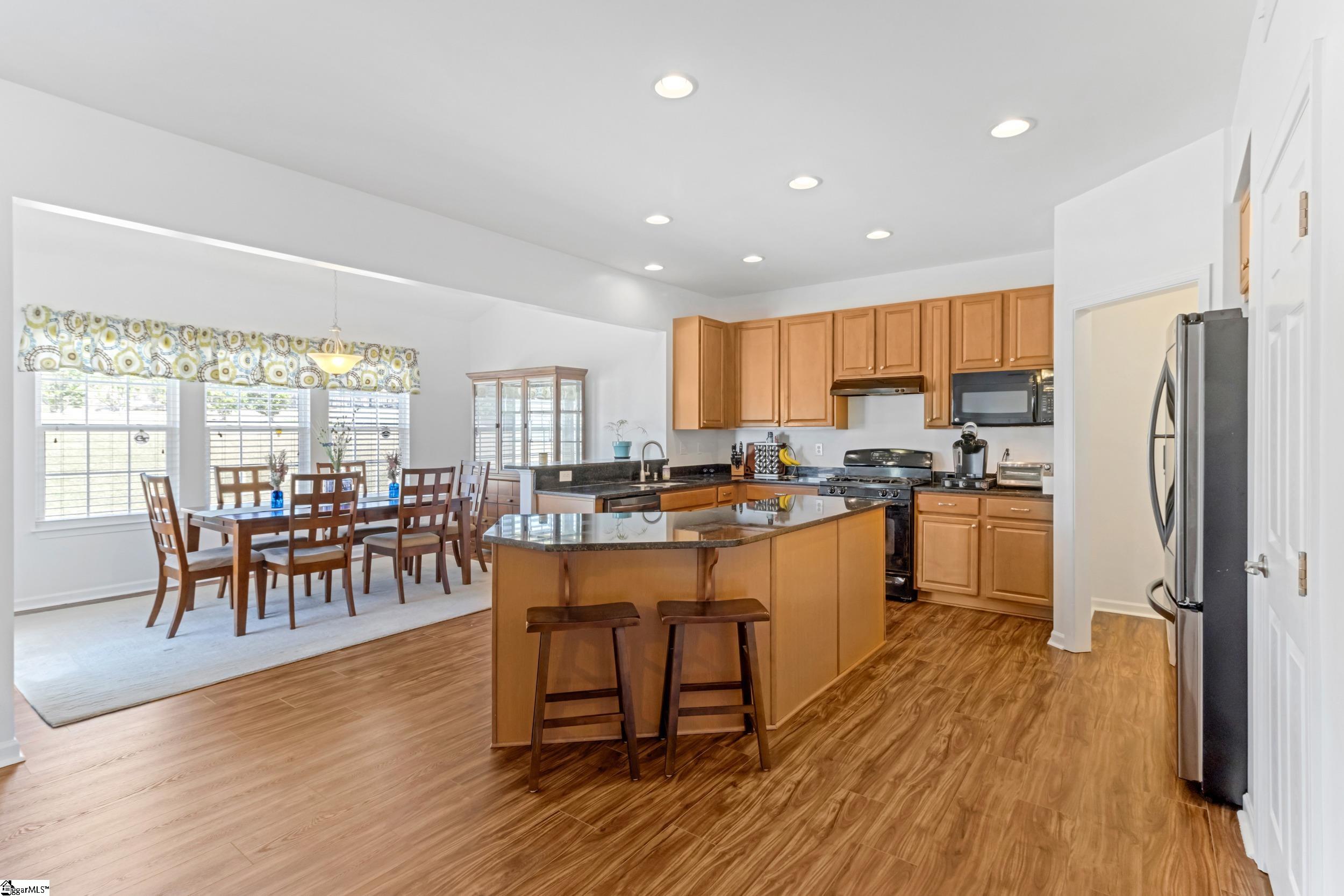 100 Neves Drive Property Photo 3