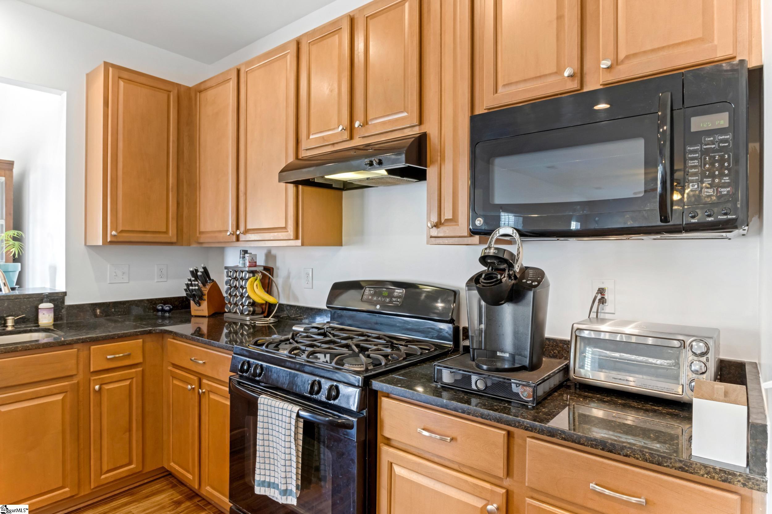 100 Neves Drive Property Photo 6