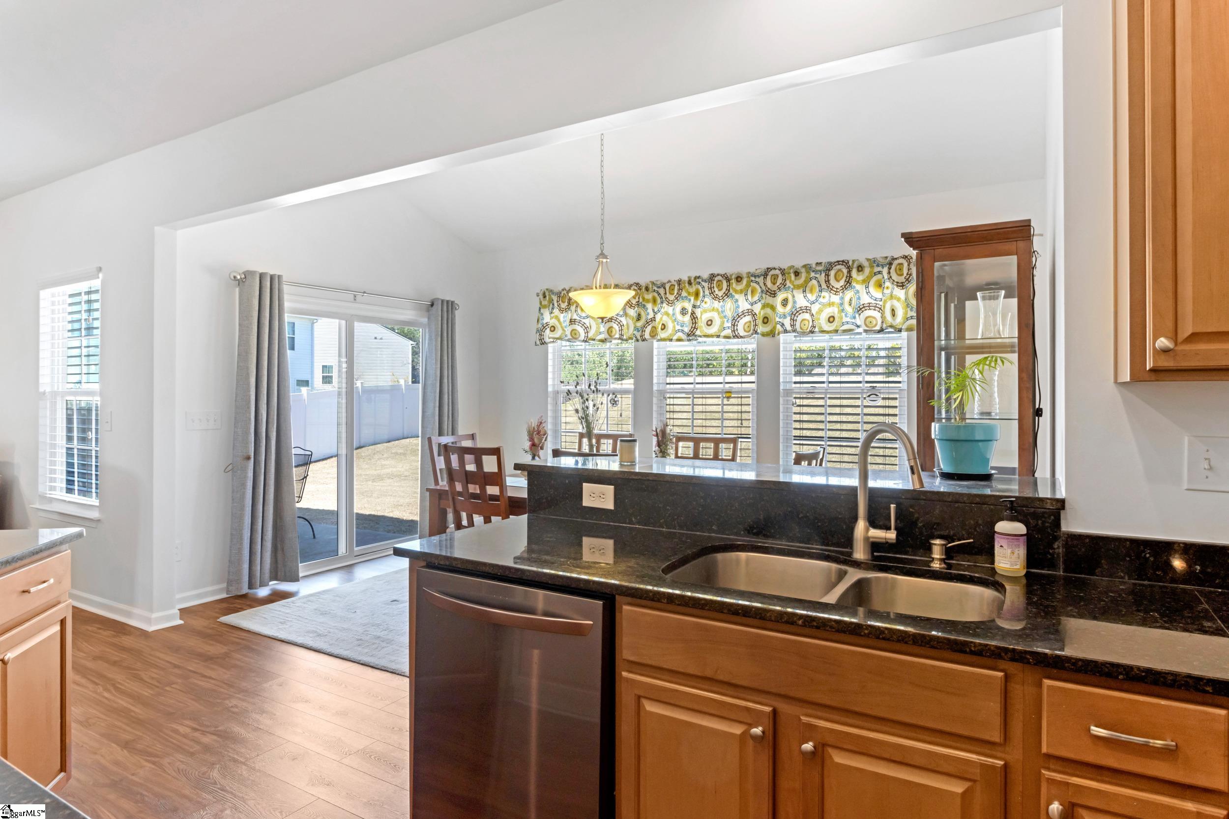 100 Neves Drive Property Photo 8