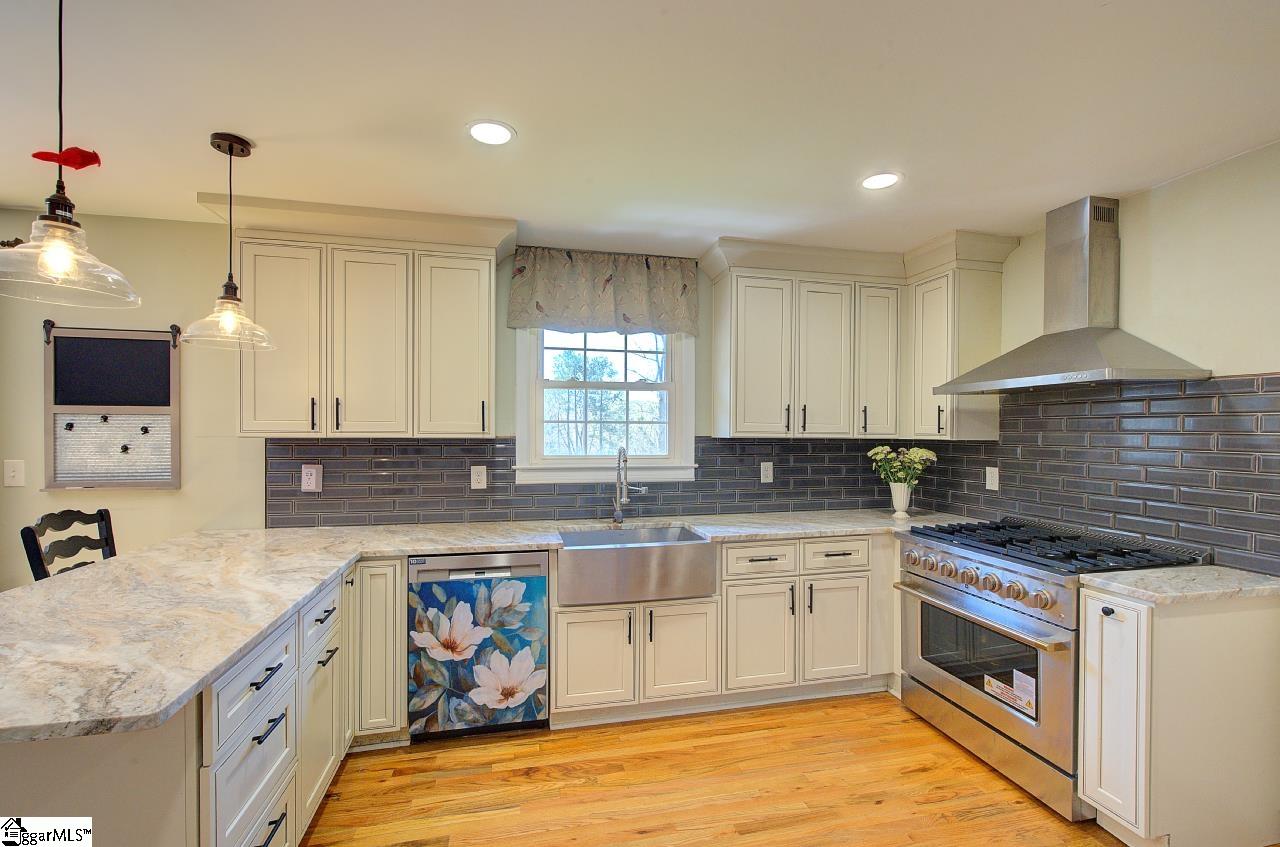 411 Westcliffe Way Property Photo 1