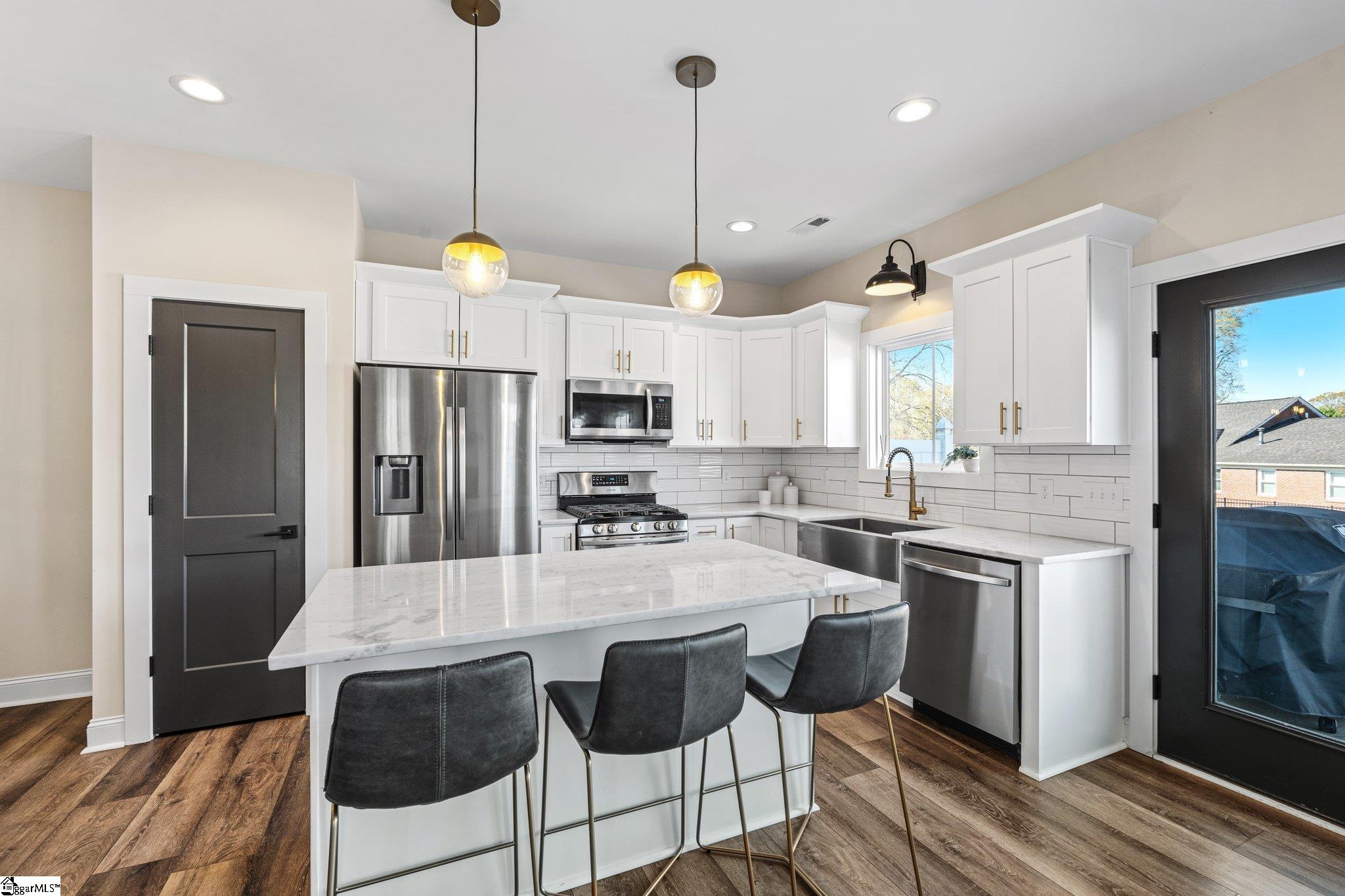 130 Park Avenue Property Photo 15