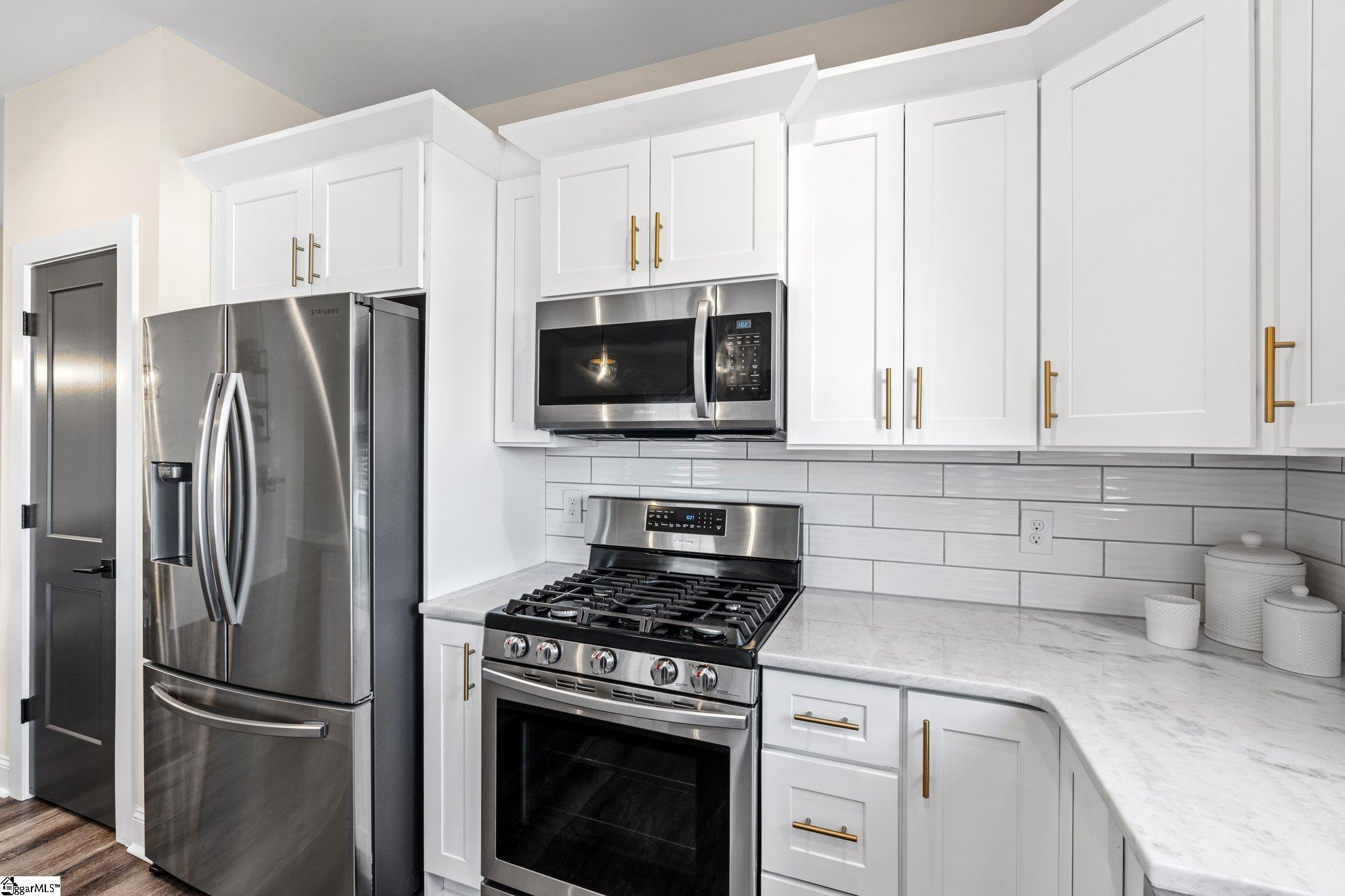 130 Park Avenue Property Photo 16