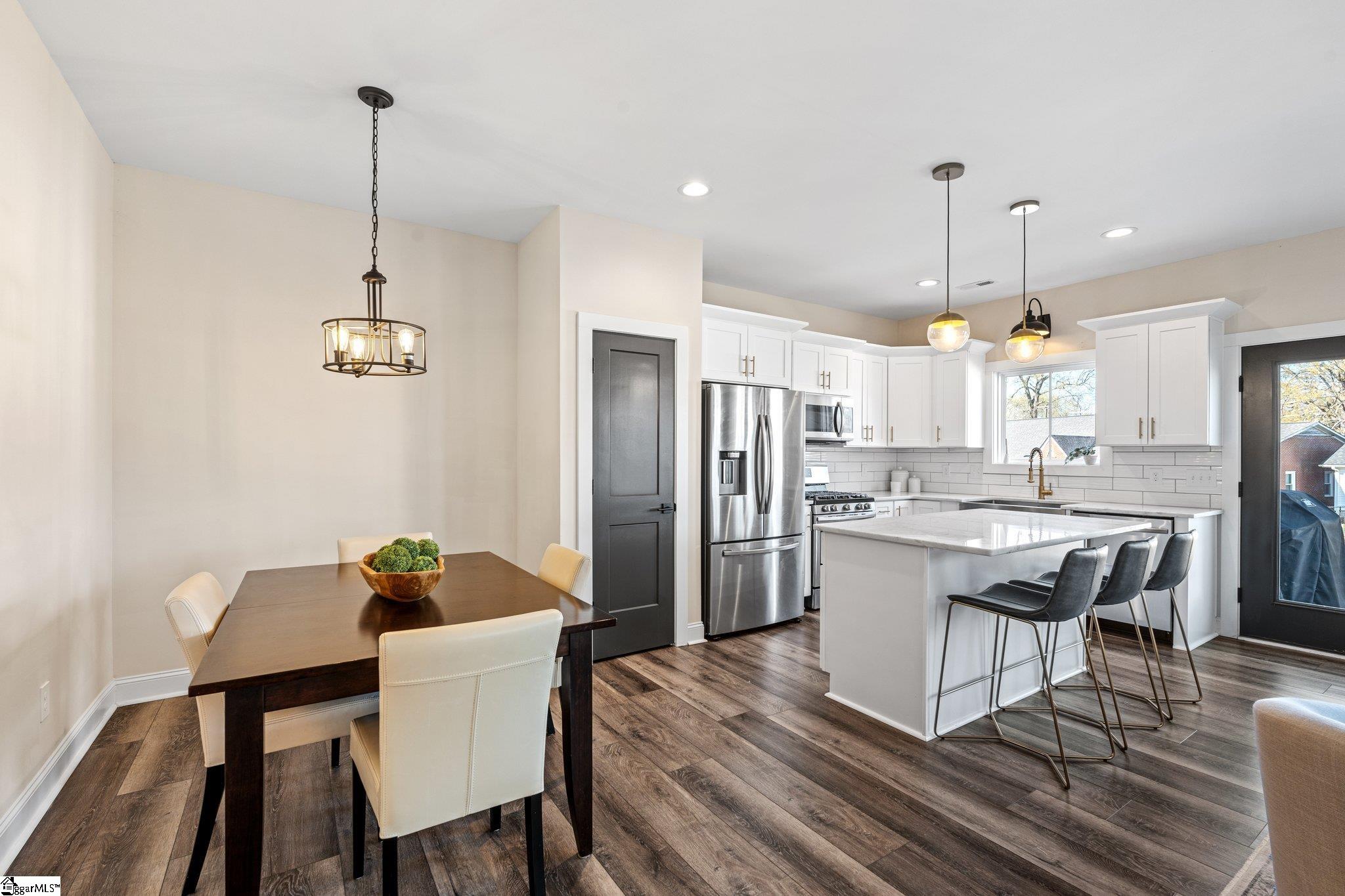 130 Park Avenue Property Photo 17