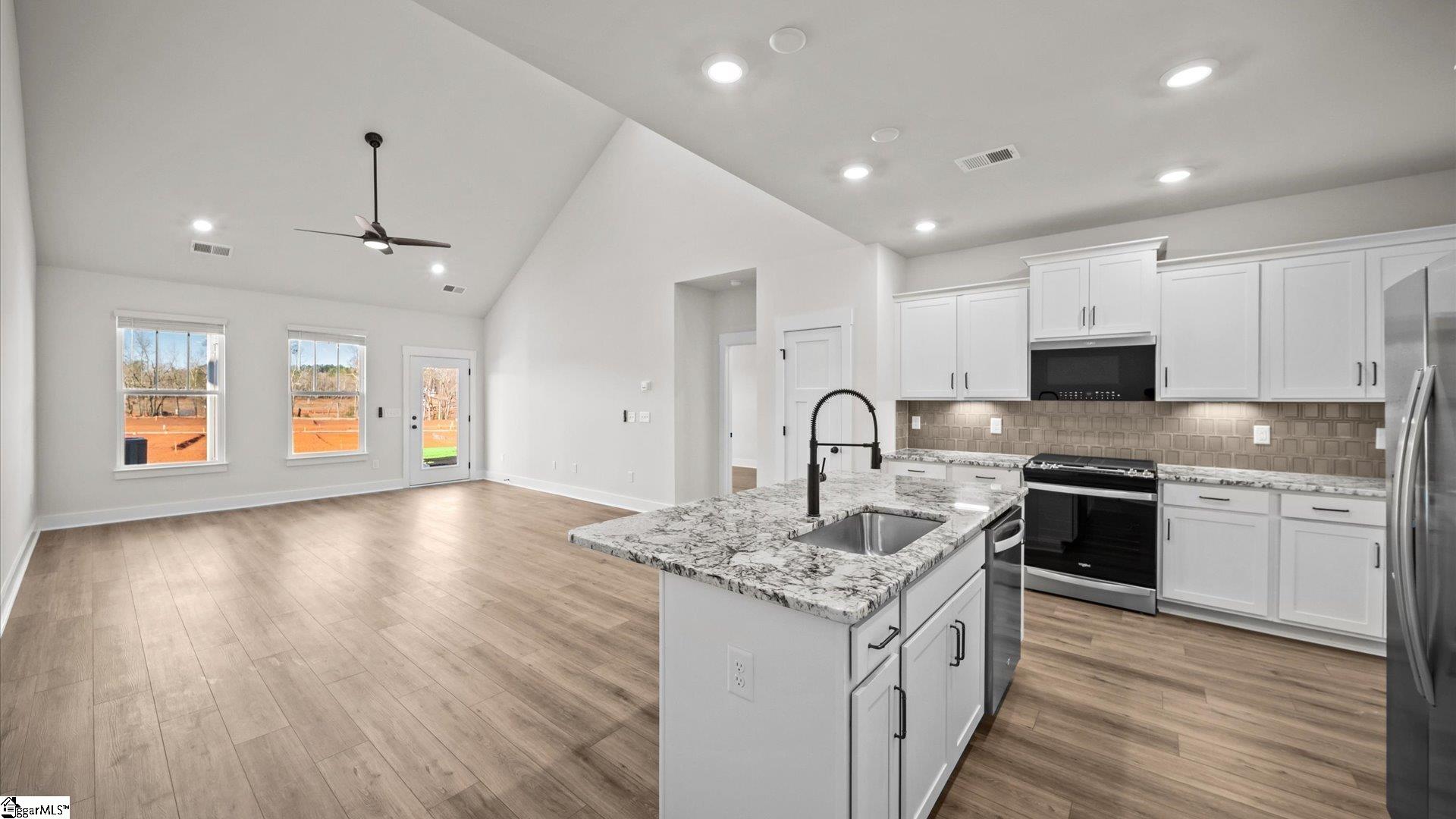 206 Leisure Lane Property Photo 7