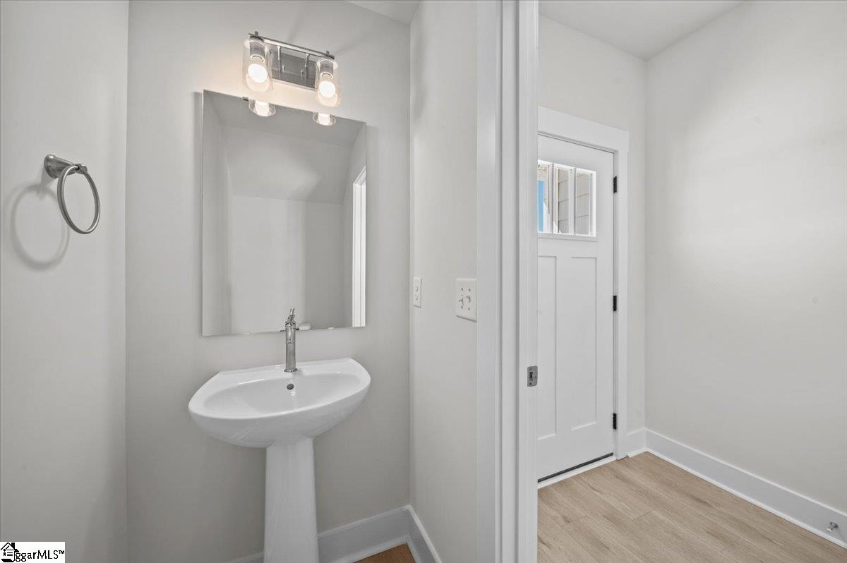 106 Village Creek Drive Property Photo 16