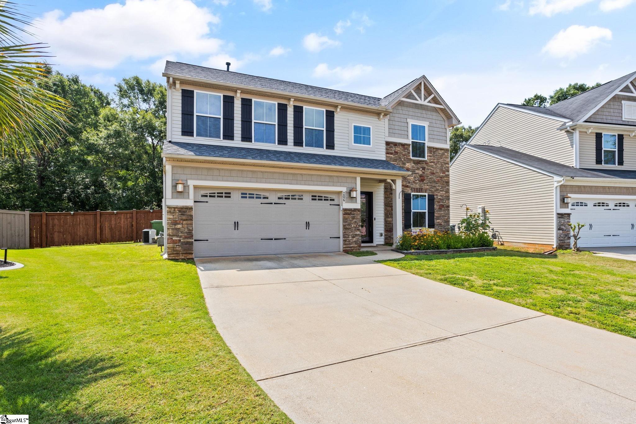 206 Shale Court Property Photo 2