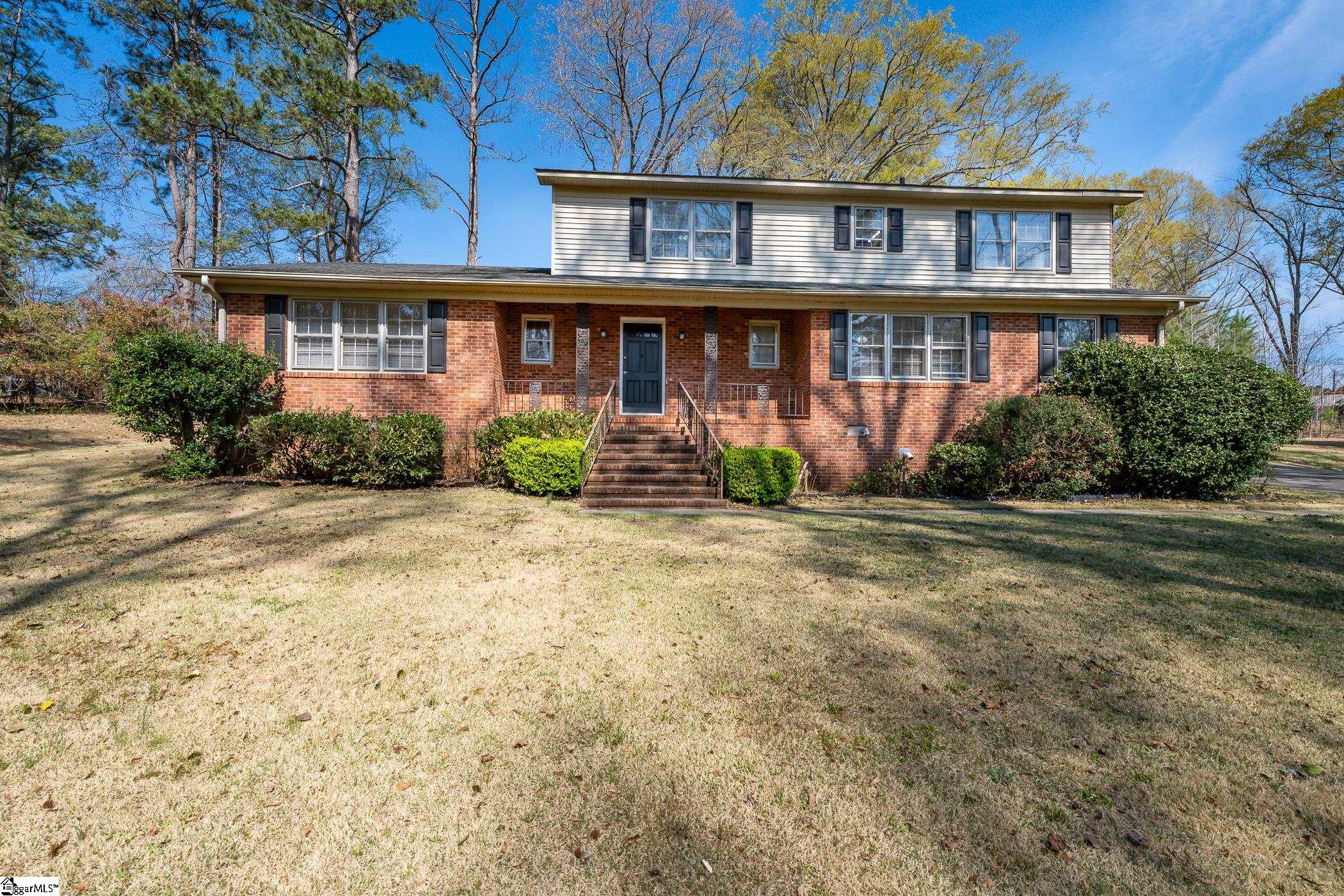108 Auburn Court Property Photo