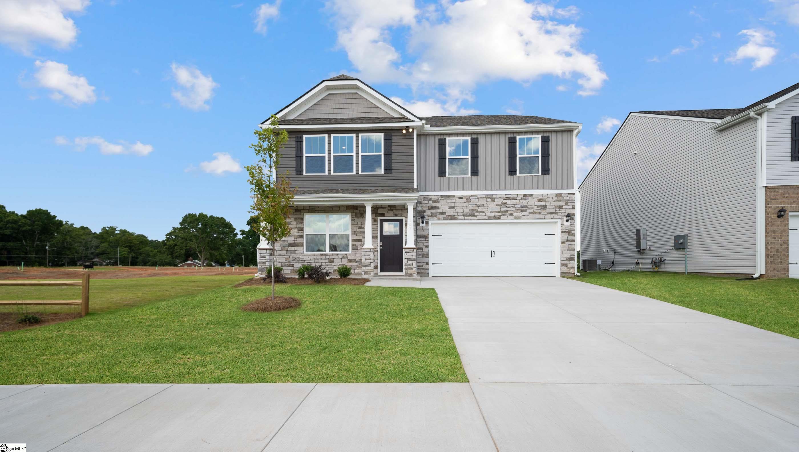 107 Depot Circle Property Photo 1