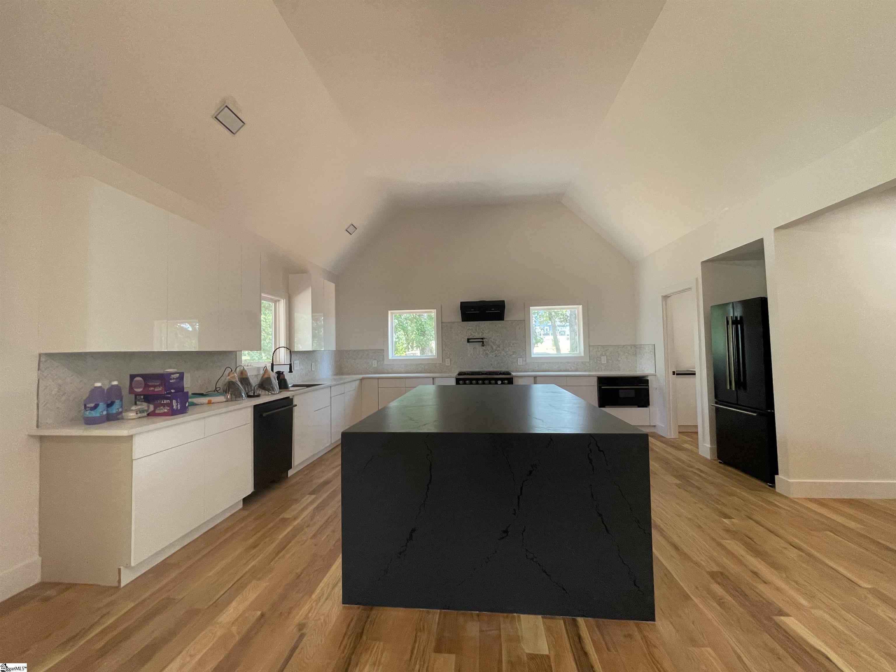 715 Tenerriffe Court Property Photo 19