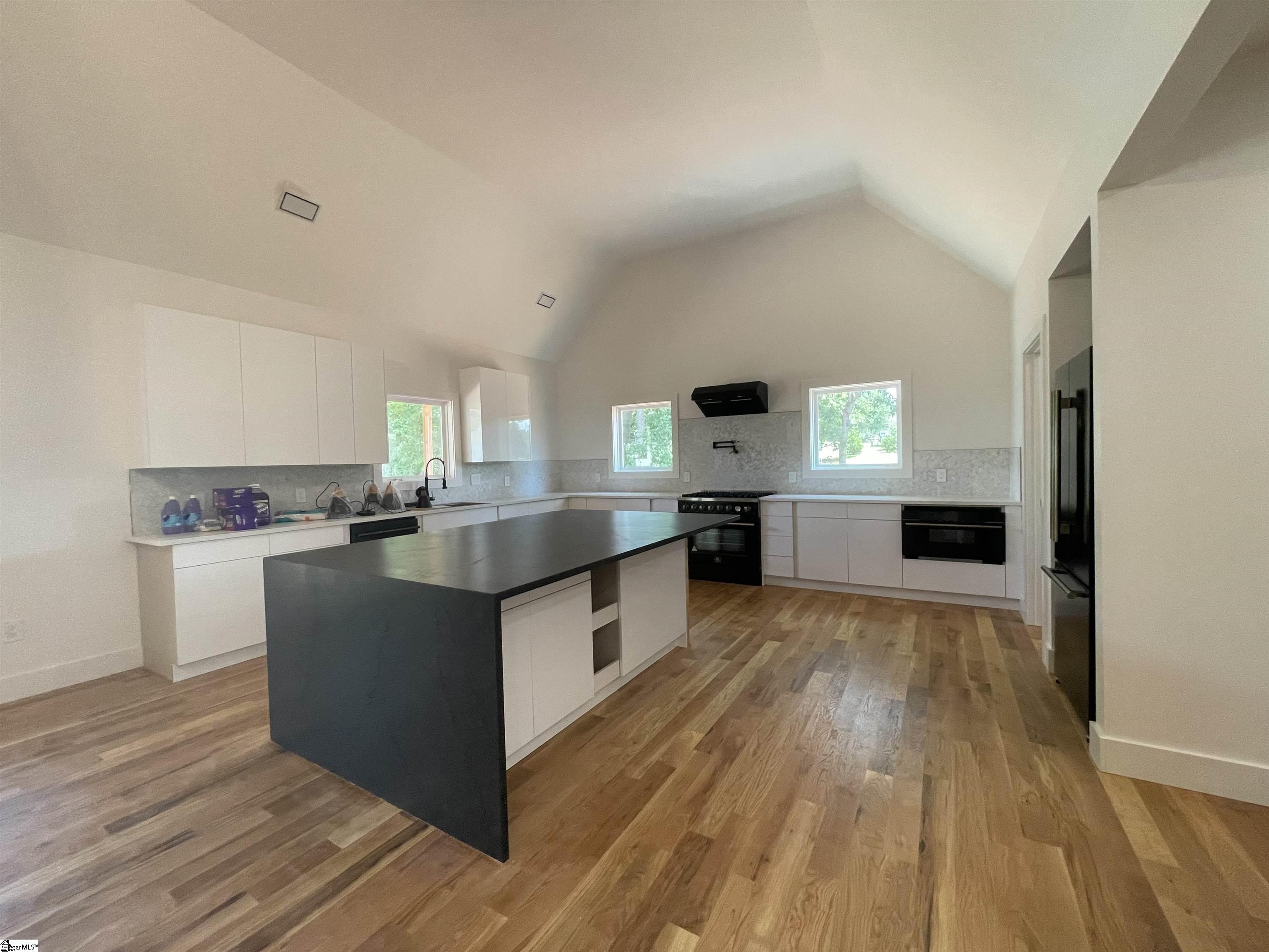 715 Tenerriffe Court Property Photo 20