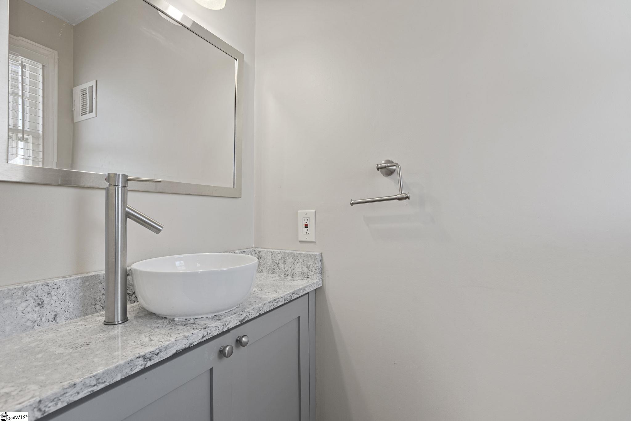 29 Club Drive Property Photo 17